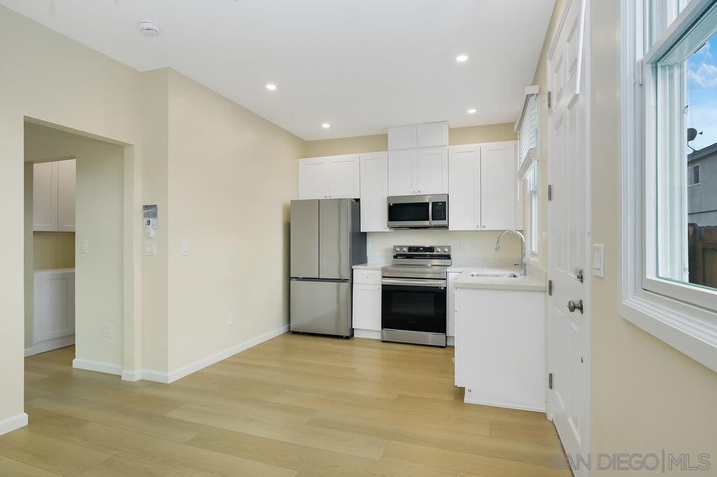 Detail Gallery Image 9 of 22 For 4821  Monroe Ave, San Diego,  CA 92115 - 1 Beds | 1 Baths