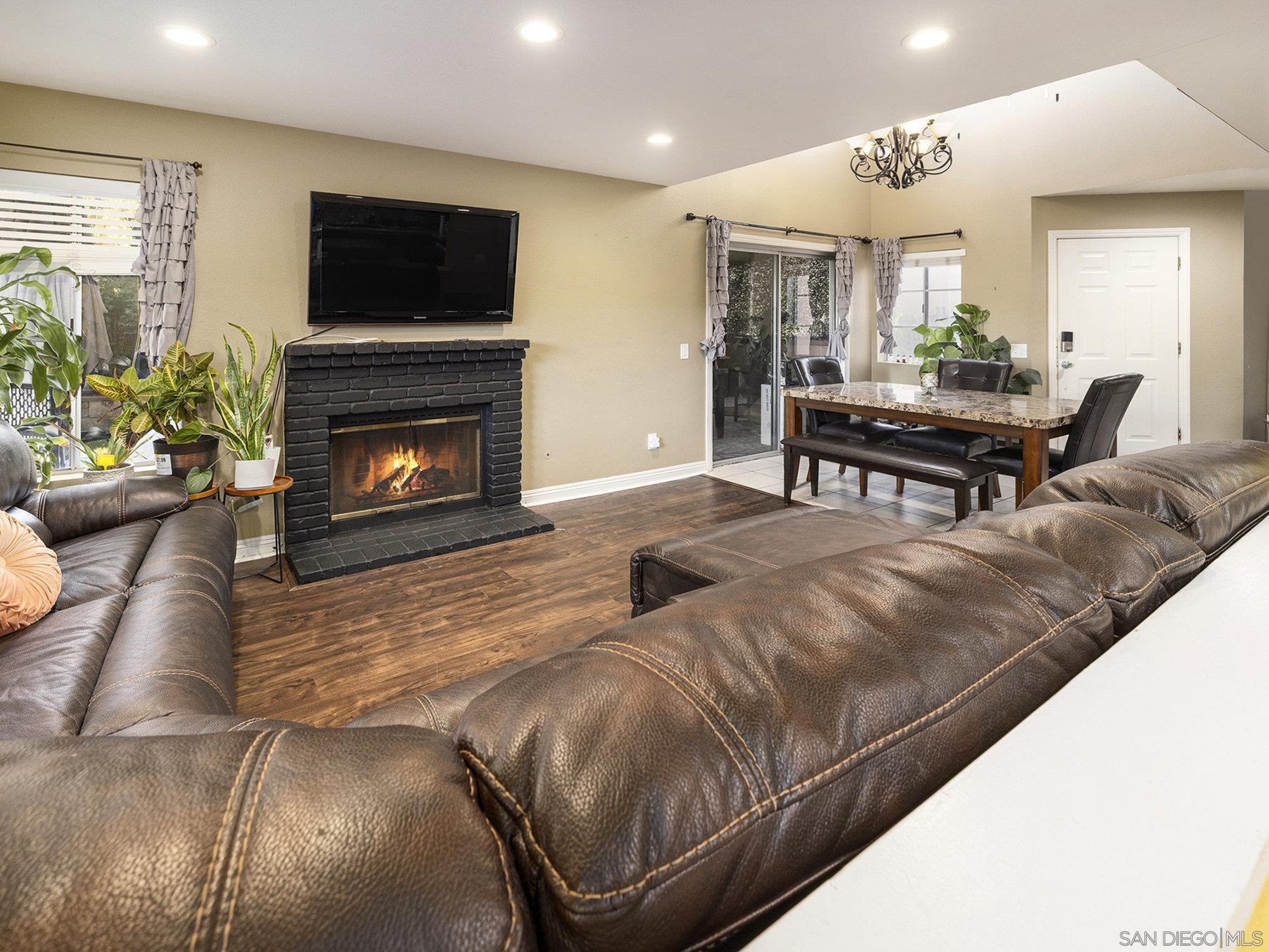 Detail Gallery Image 6 of 32 For 757  Granite Hills Cir, El Cajon,  CA 92019 - 3 Beds | 2/1 Baths