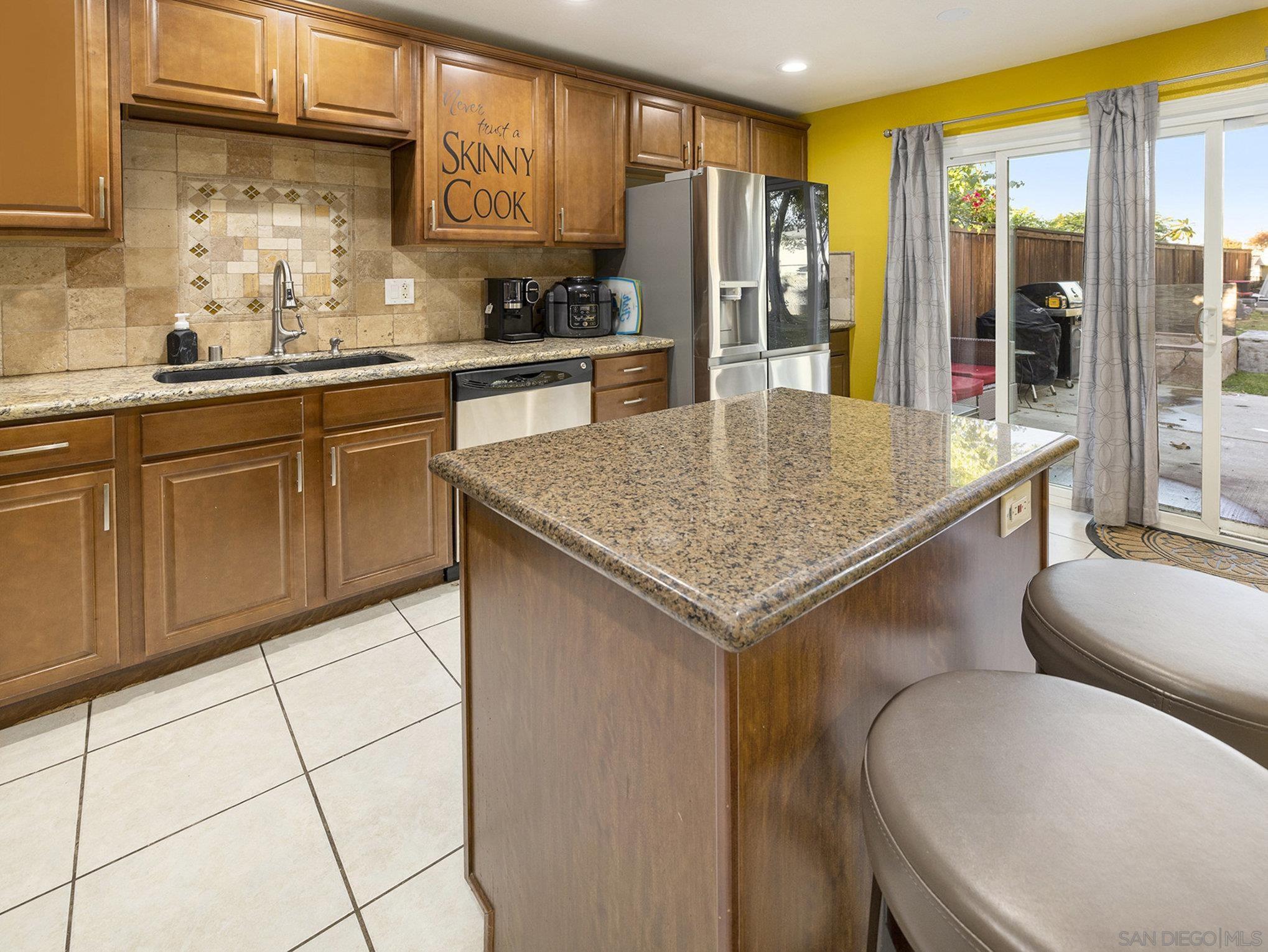 Detail Gallery Image 9 of 32 For 757  Granite Hills Cir, El Cajon,  CA 92019 - 3 Beds | 2/1 Baths