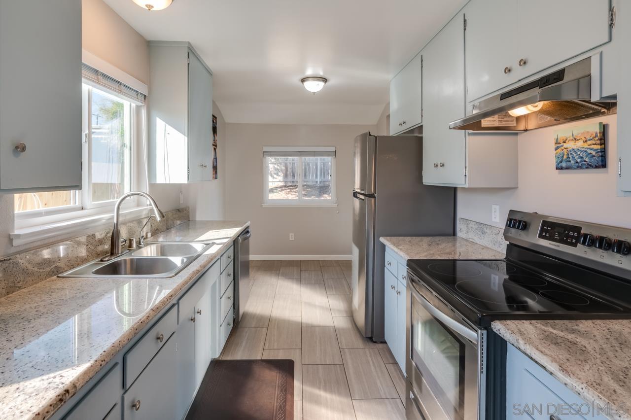 Detail Gallery Image 11 of 33 For 4374  Mount Hukee Ave, San Diego,  CA 92117 - 4 Beds | 2 Baths