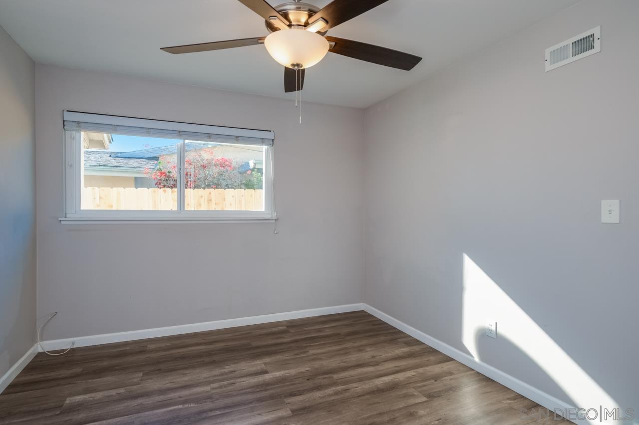 Detail Gallery Image 16 of 33 For 4374  Mount Hukee Ave, San Diego,  CA 92117 - 4 Beds | 2 Baths