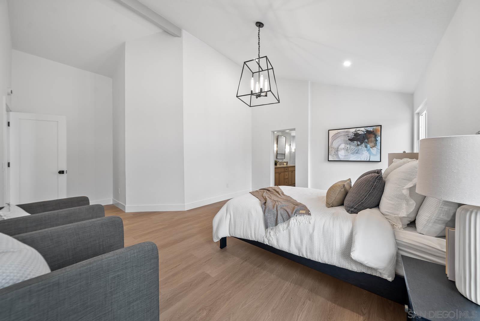 Detail Gallery Image 13 of 30 For 4737  Galicia Way, Oceanside,  CA 92056 - 2 Beds | 2 Baths