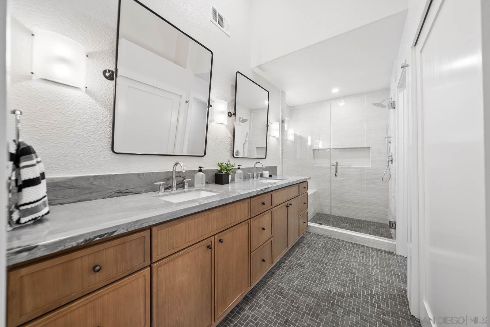 Detail Gallery Image 15 of 30 For 4737  Galicia Way, Oceanside,  CA 92056 - 2 Beds | 2 Baths