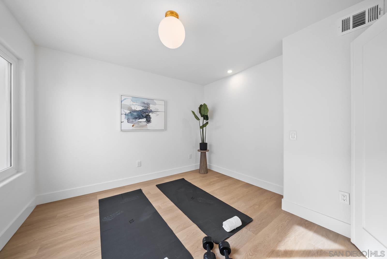 Detail Gallery Image 17 of 30 For 4737  Galicia Way, Oceanside,  CA 92056 - 2 Beds | 2 Baths