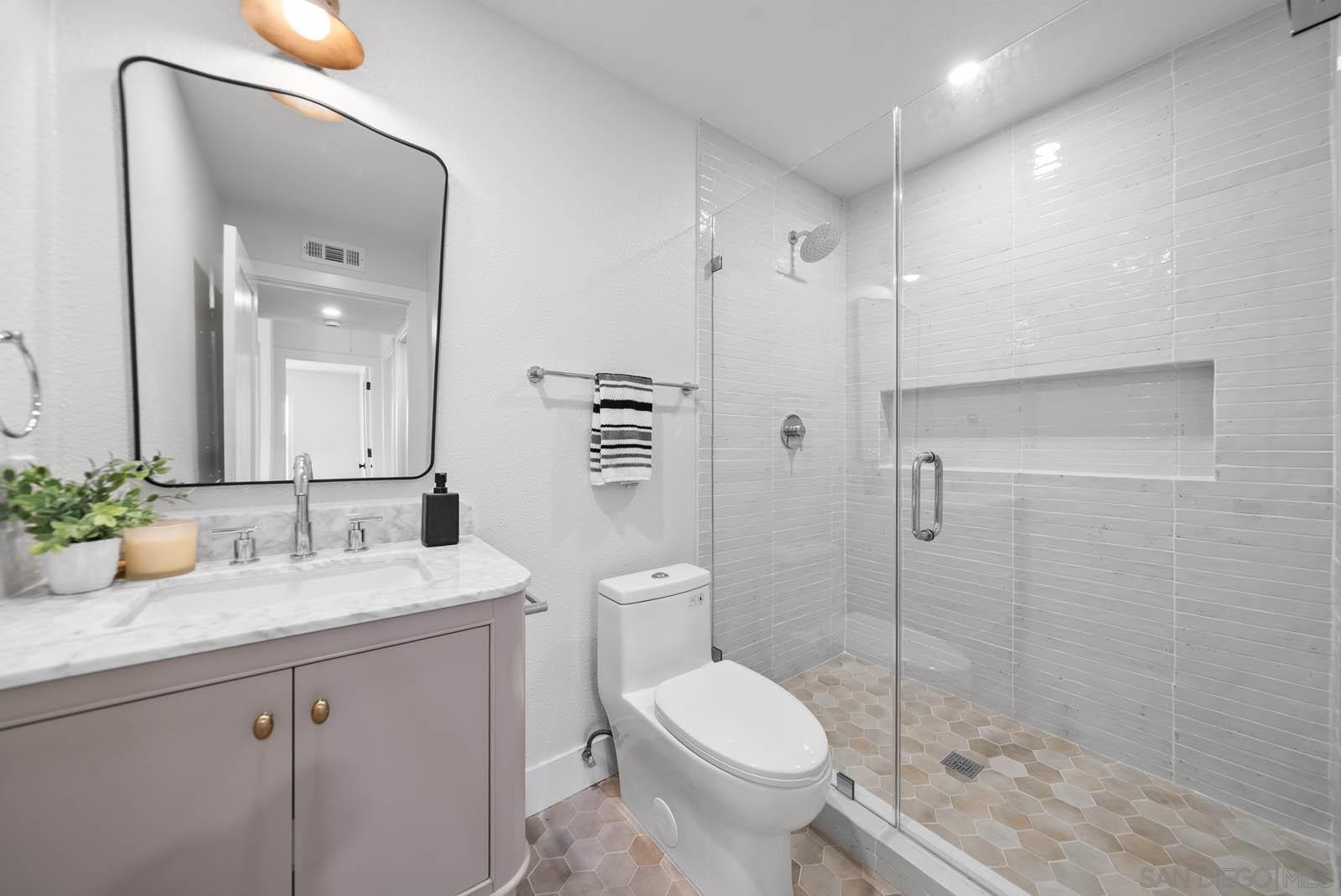 Detail Gallery Image 19 of 30 For 4737  Galicia Way, Oceanside,  CA 92056 - 2 Beds | 2 Baths