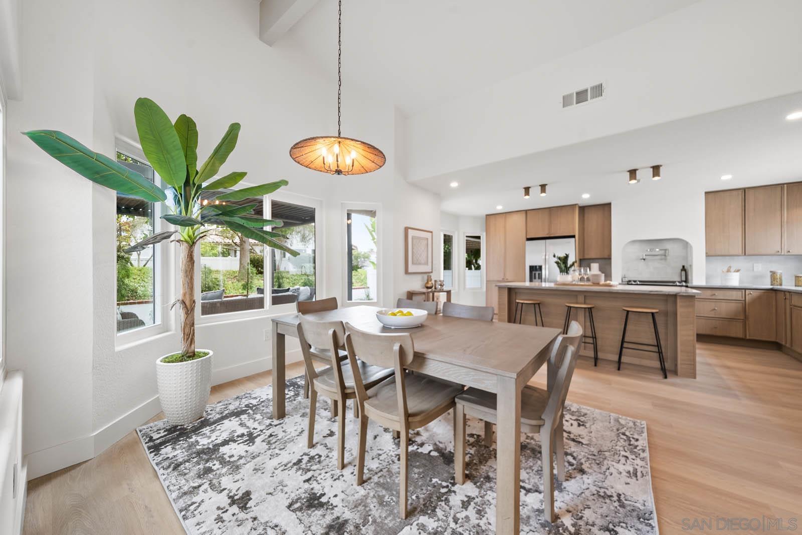 Detail Gallery Image 7 of 30 For 4737  Galicia Way, Oceanside,  CA 92056 - 2 Beds | 2 Baths