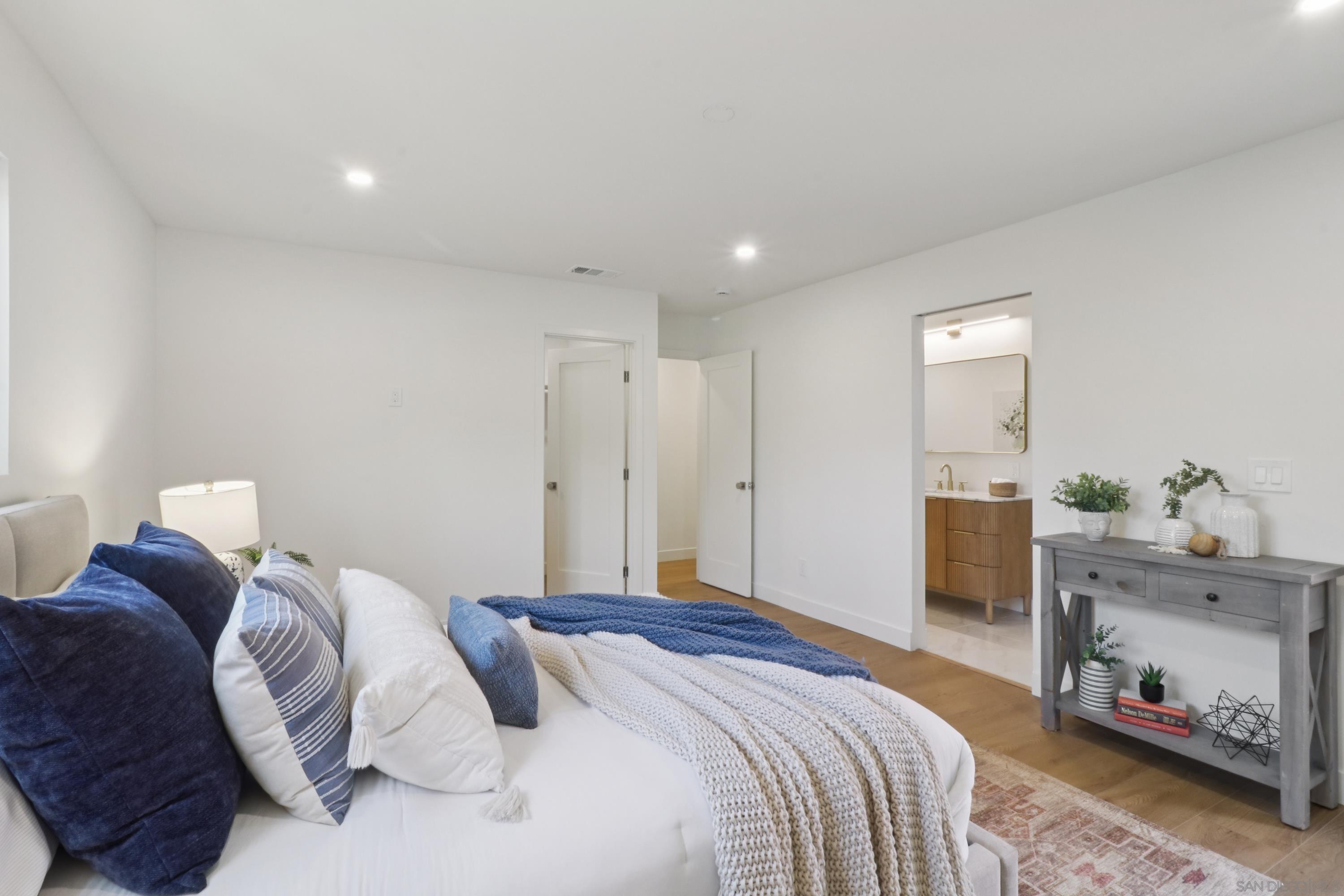 Detail Gallery Image 16 of 37 For 5011  Gardena Ave, San Diego,  CA 92110 - 4 Beds | 2/1 Baths