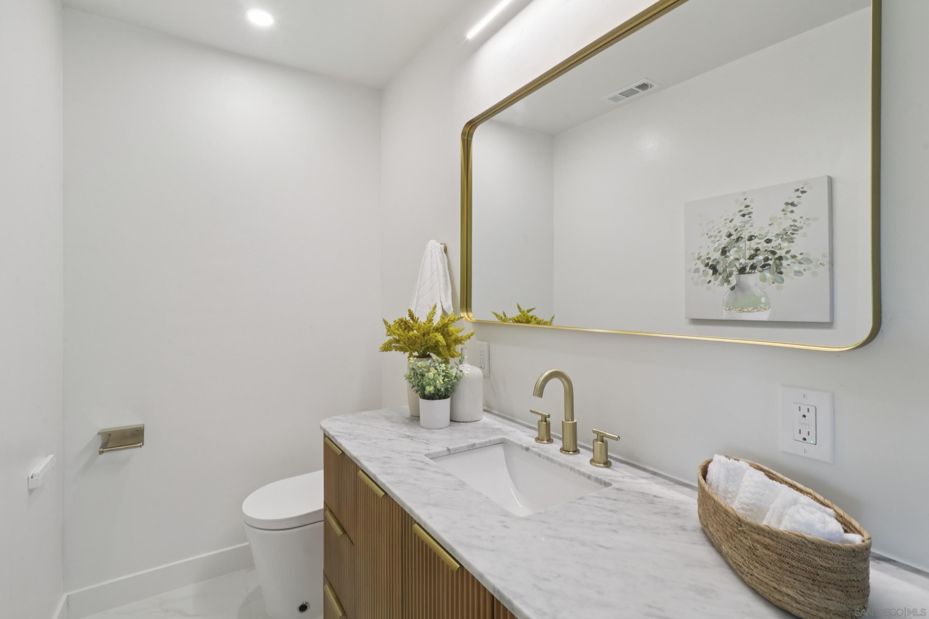 Detail Gallery Image 26 of 37 For 5011  Gardena Ave, San Diego,  CA 92110 - 4 Beds | 2/1 Baths