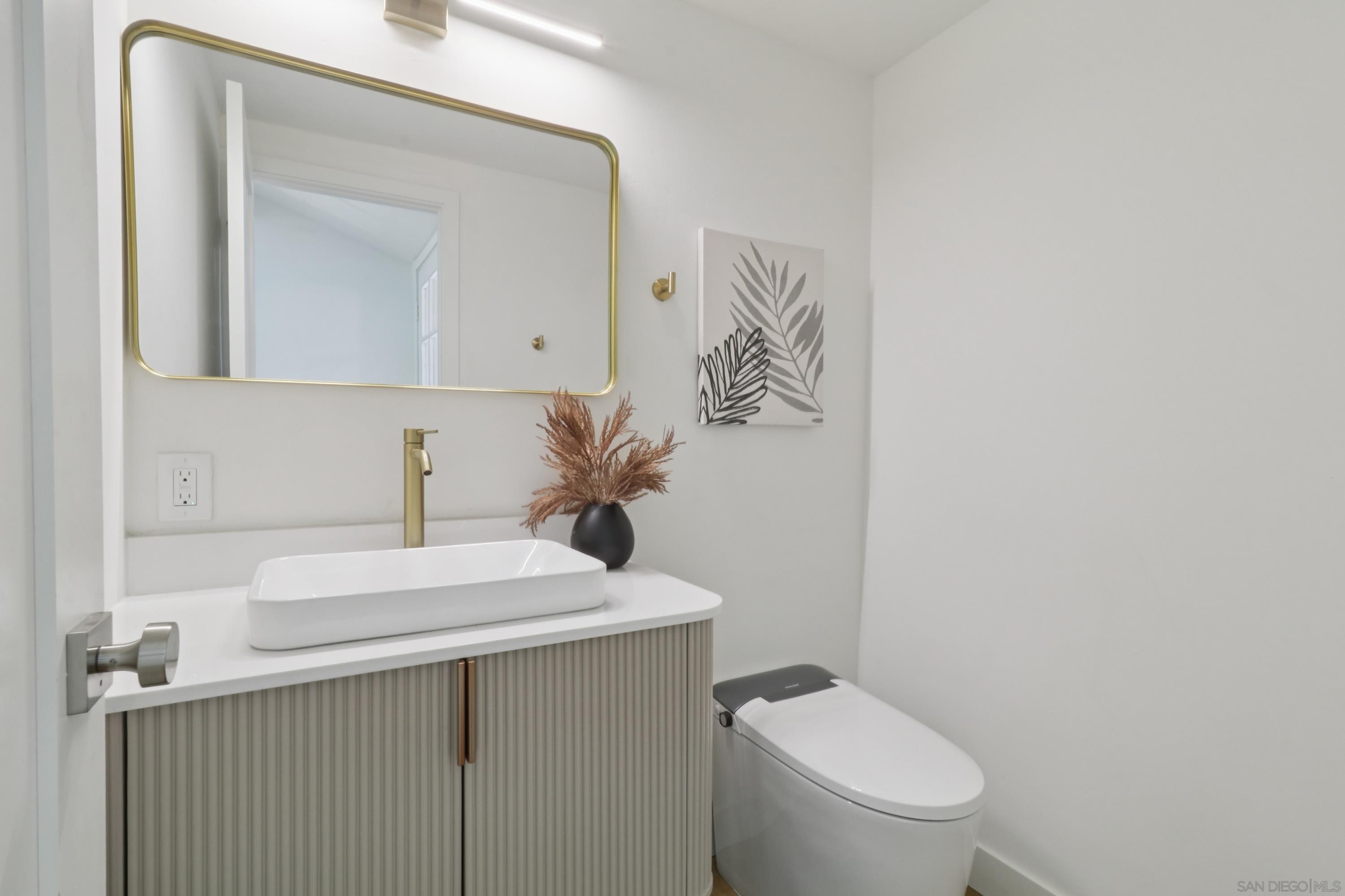 Detail Gallery Image 27 of 37 For 5011  Gardena Ave, San Diego,  CA 92110 - 4 Beds | 2/1 Baths