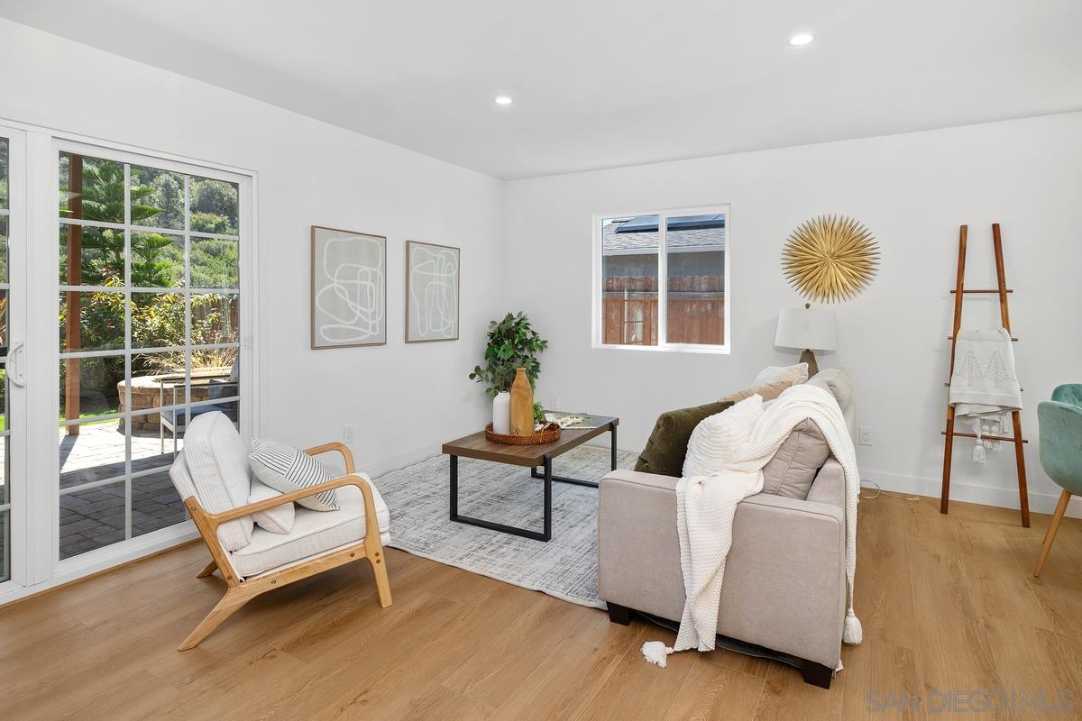 Detail Gallery Image 7 of 37 For 5011  Gardena Ave, San Diego,  CA 92110 - 4 Beds | 2/1 Baths