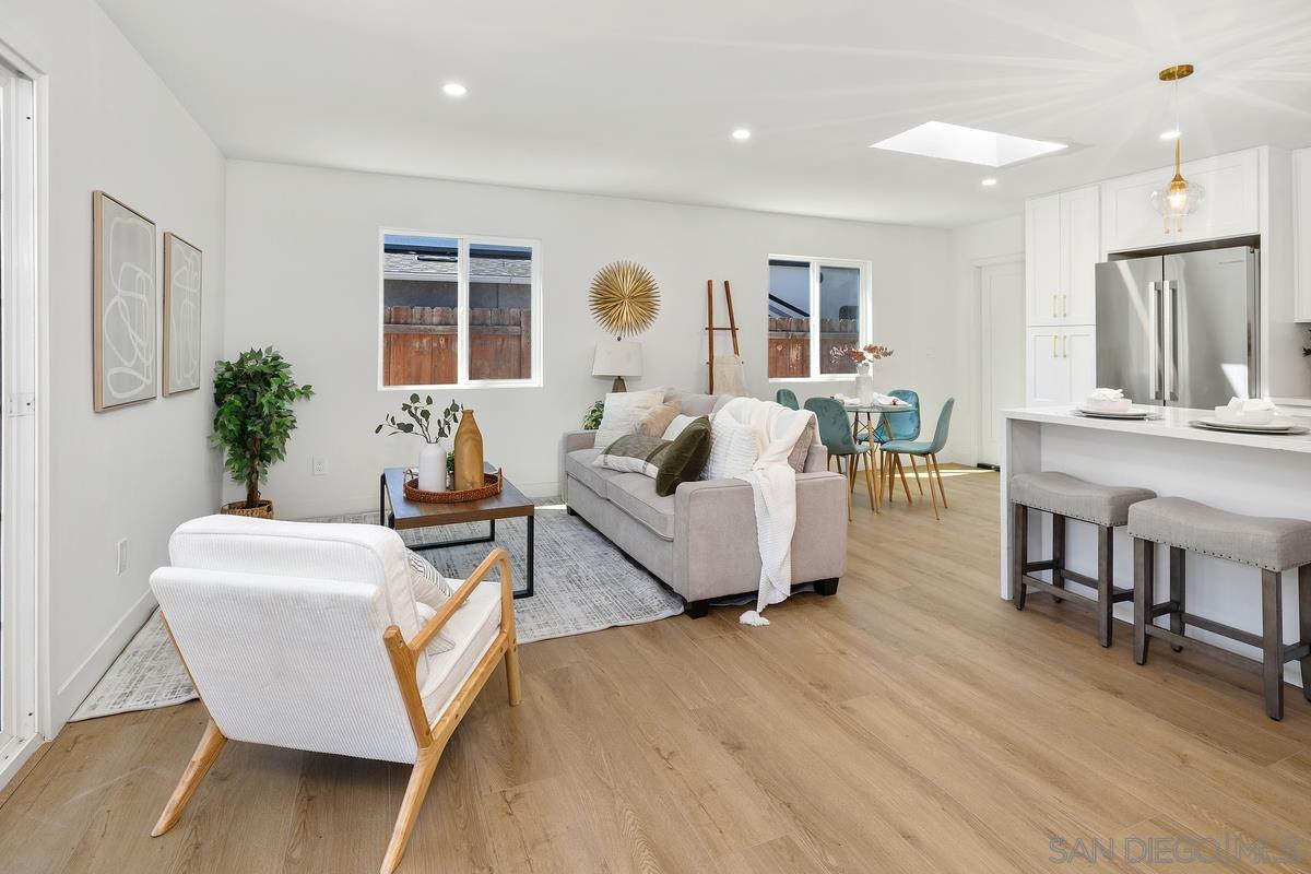 Detail Gallery Image 8 of 37 For 5011  Gardena Ave, San Diego,  CA 92110 - 4 Beds | 2/1 Baths