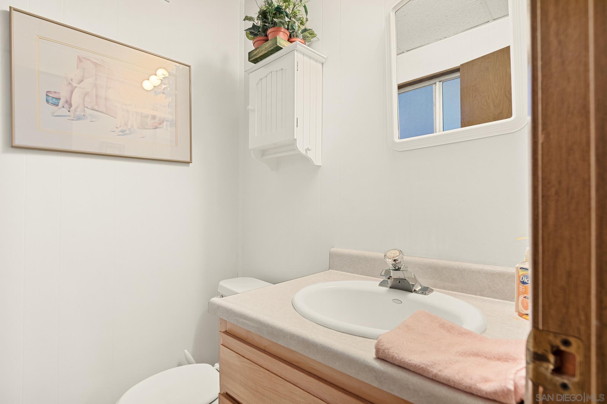 Detail Gallery Image 21 of 25 For 26582  Lake Forest Dr, Twin Peaks,  CA 92391 - 3 Beds | 1/1 Baths