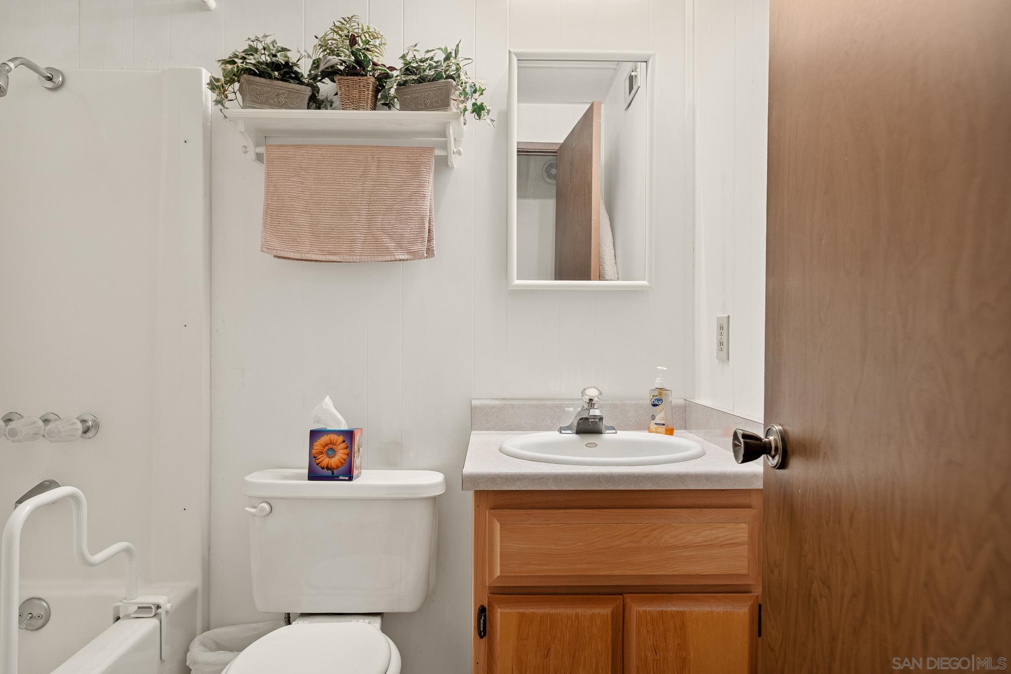 Detail Gallery Image 24 of 25 For 26582  Lake Forest Dr, Twin Peaks,  CA 92391 - 3 Beds | 1/1 Baths