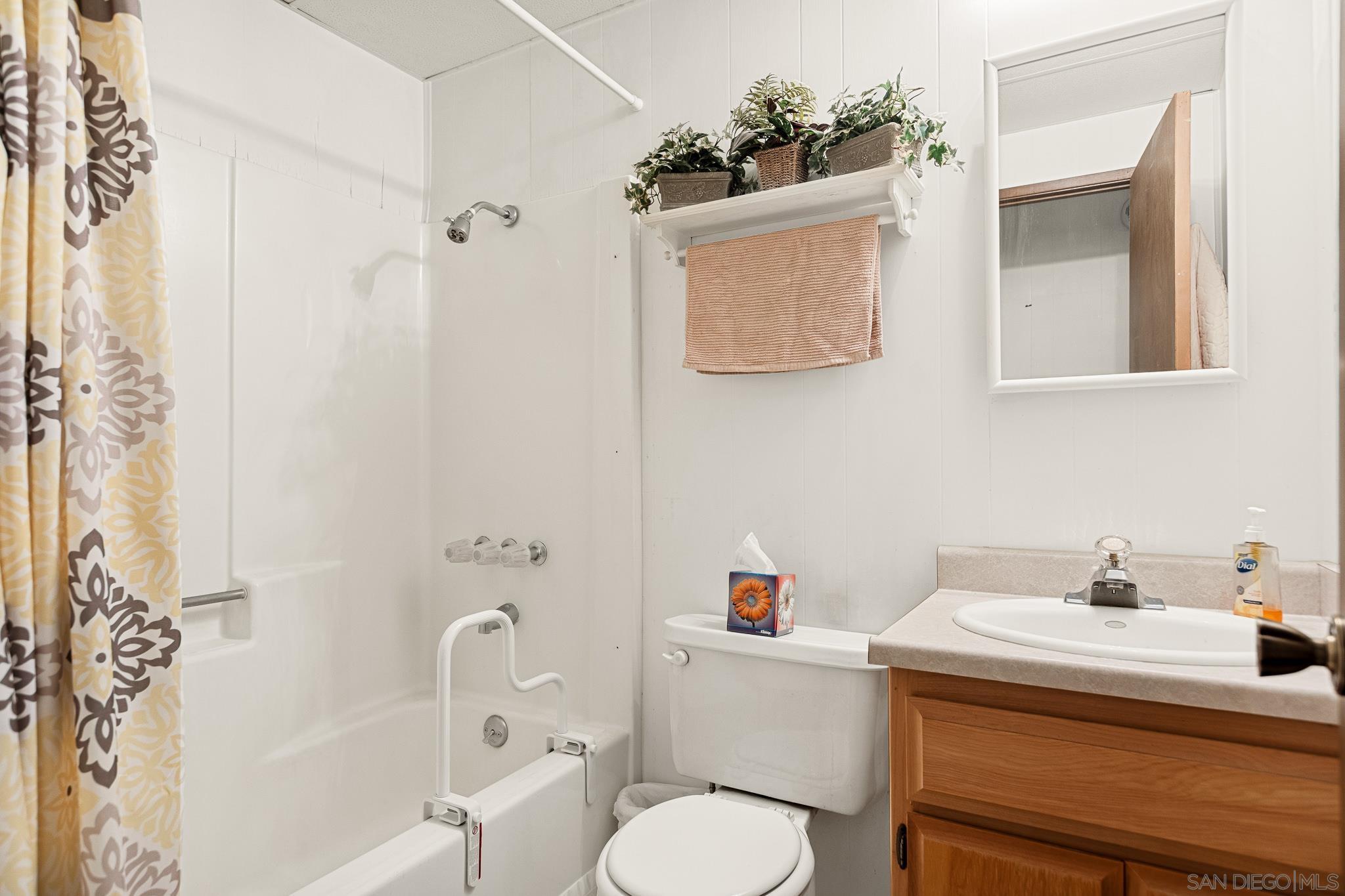 Detail Gallery Image 25 of 25 For 26582  Lake Forest Dr, Twin Peaks,  CA 92391 - 3 Beds | 1/1 Baths