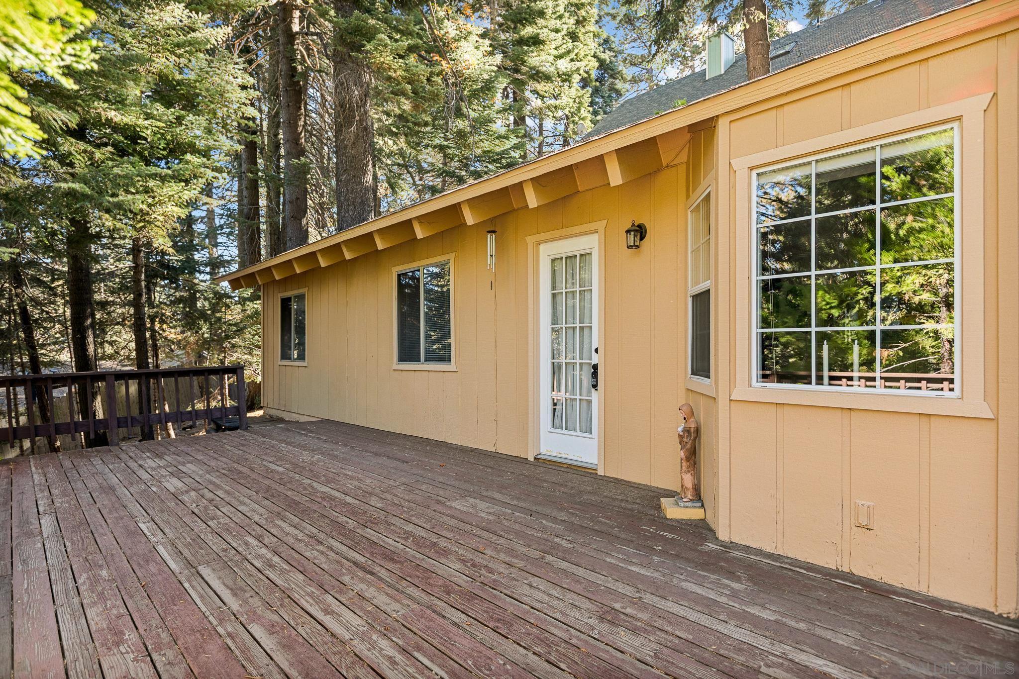 Detail Gallery Image 4 of 25 For 26582  Lake Forest Dr, Twin Peaks,  CA 92391 - 3 Beds | 1/1 Baths