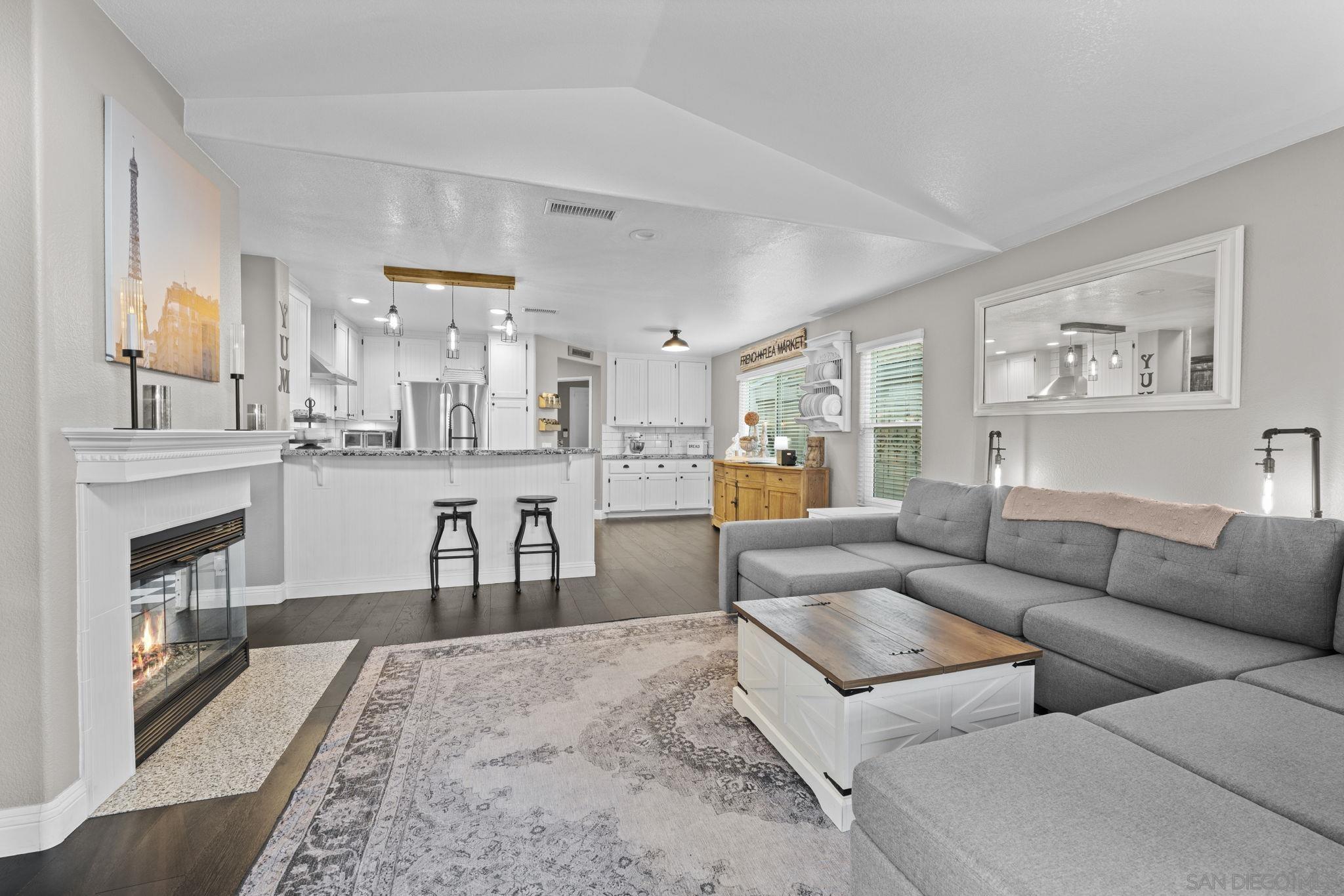 Detail Gallery Image 11 of 30 For 1846  Corte Pulsera, Oceanside,  CA 92056 - 3 Beds | 2/1 Baths