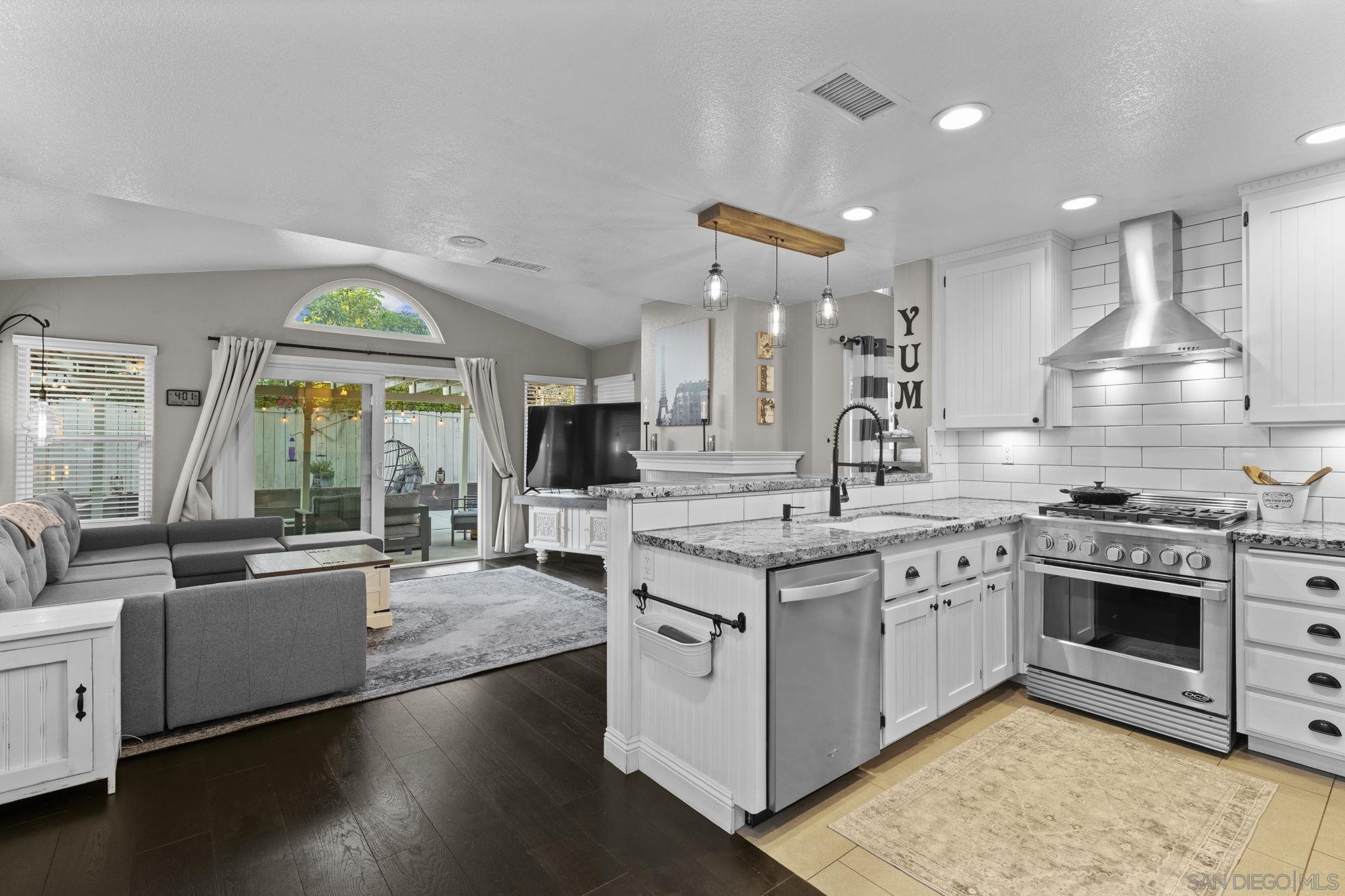 Detail Gallery Image 13 of 30 For 1846  Corte Pulsera, Oceanside,  CA 92056 - 3 Beds | 2/1 Baths