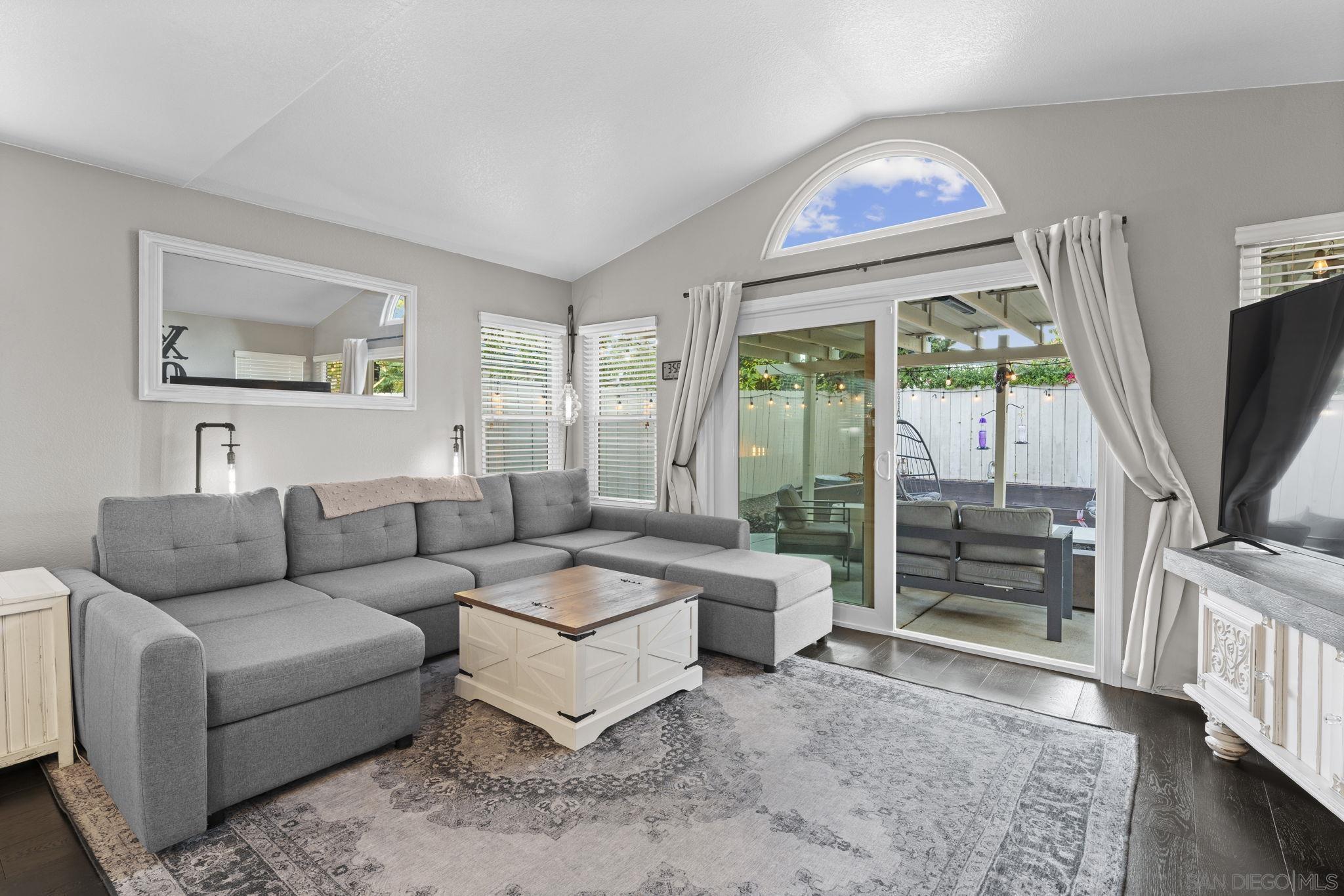 Detail Gallery Image 9 of 30 For 1846  Corte Pulsera, Oceanside,  CA 92056 - 3 Beds | 2/1 Baths