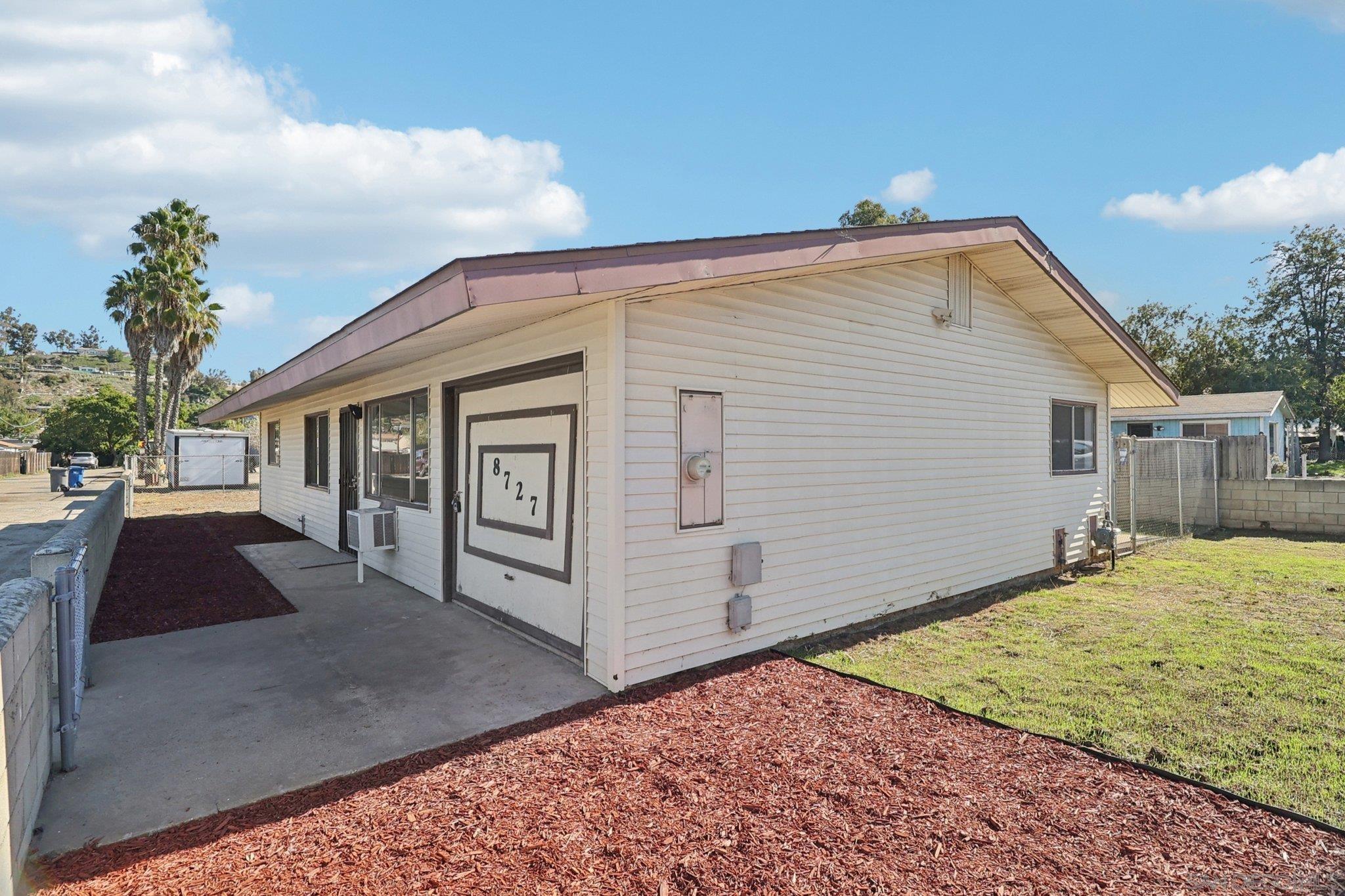 Front Image Thumbnail for SD250044738