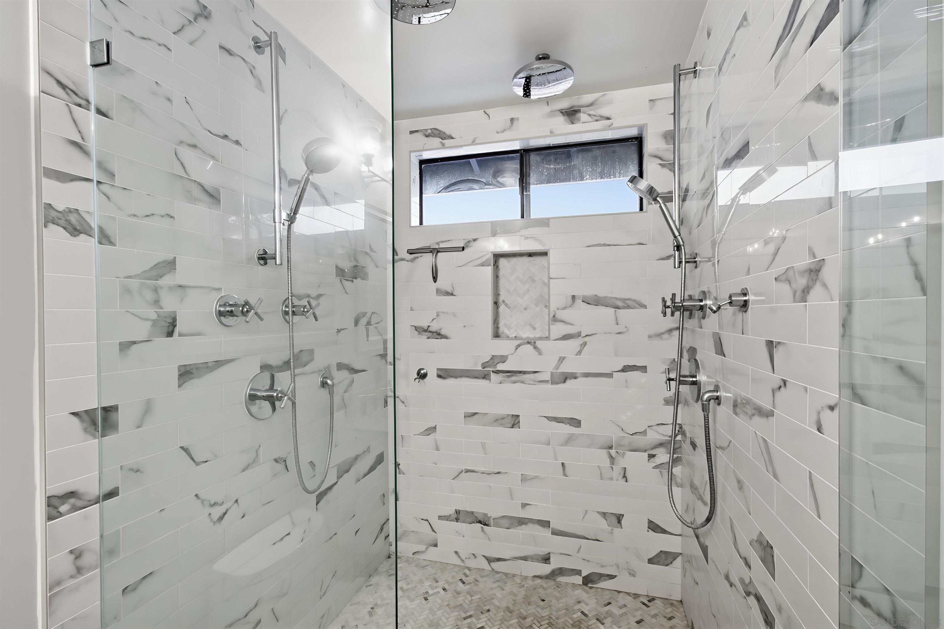 Detail Gallery Image 16 of 28 For Eastglen St, San Diego,  CA 92131 - 3 Beds | 2 Baths