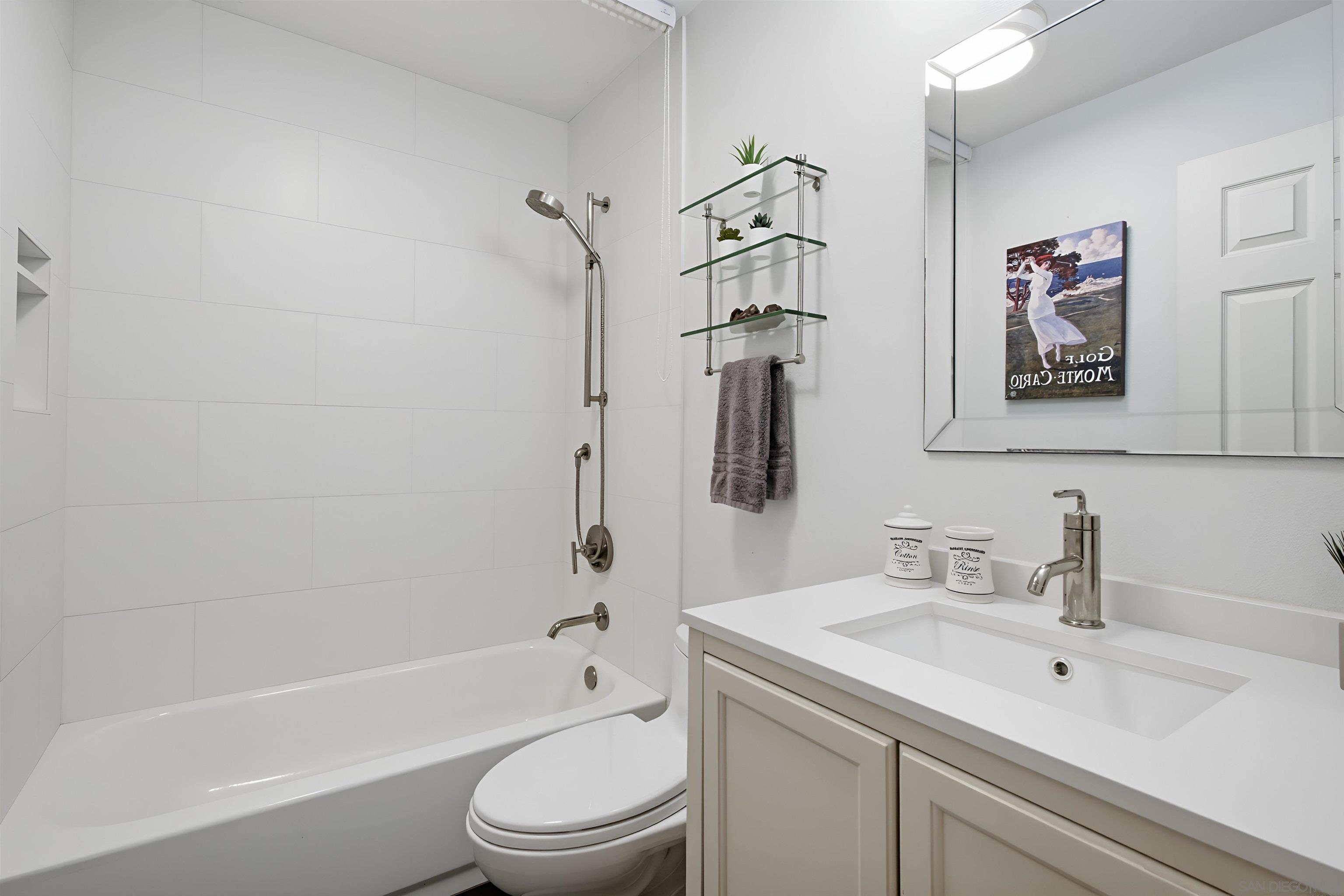 Detail Gallery Image 19 of 28 For Eastglen St, San Diego,  CA 92131 - 3 Beds | 2 Baths