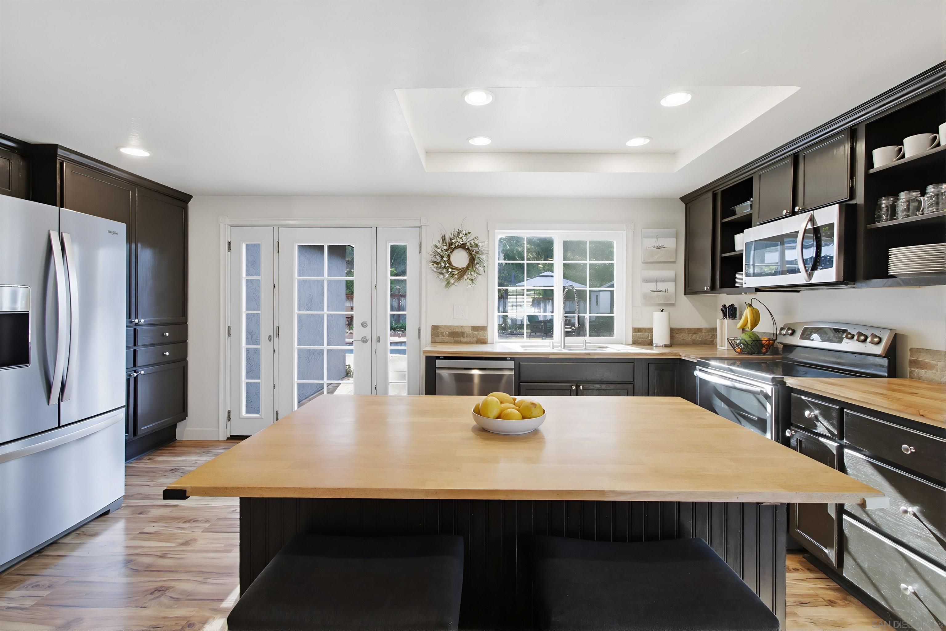 Detail Gallery Image 8 of 28 For Eastglen St, San Diego,  CA 92131 - 3 Beds | 2 Baths