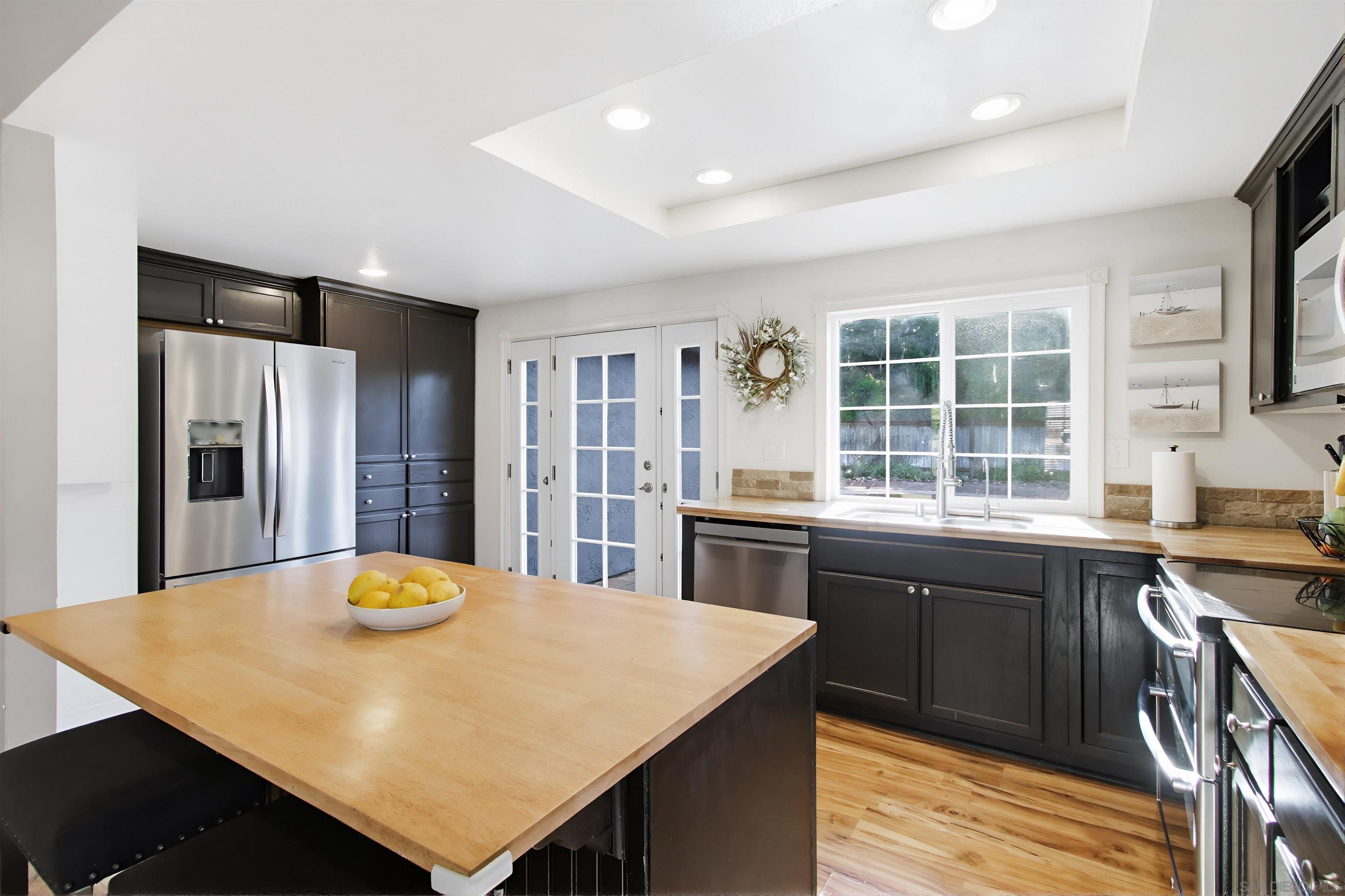 Detail Gallery Image 9 of 28 For Eastglen St, San Diego,  CA 92131 - 3 Beds | 2 Baths