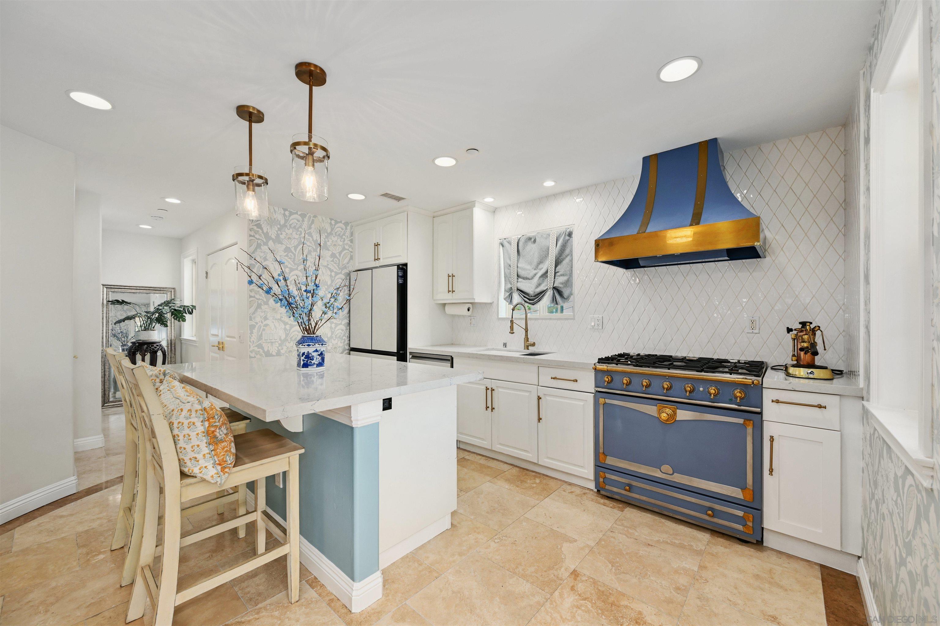 Front Image Thumbnail for SD250044743