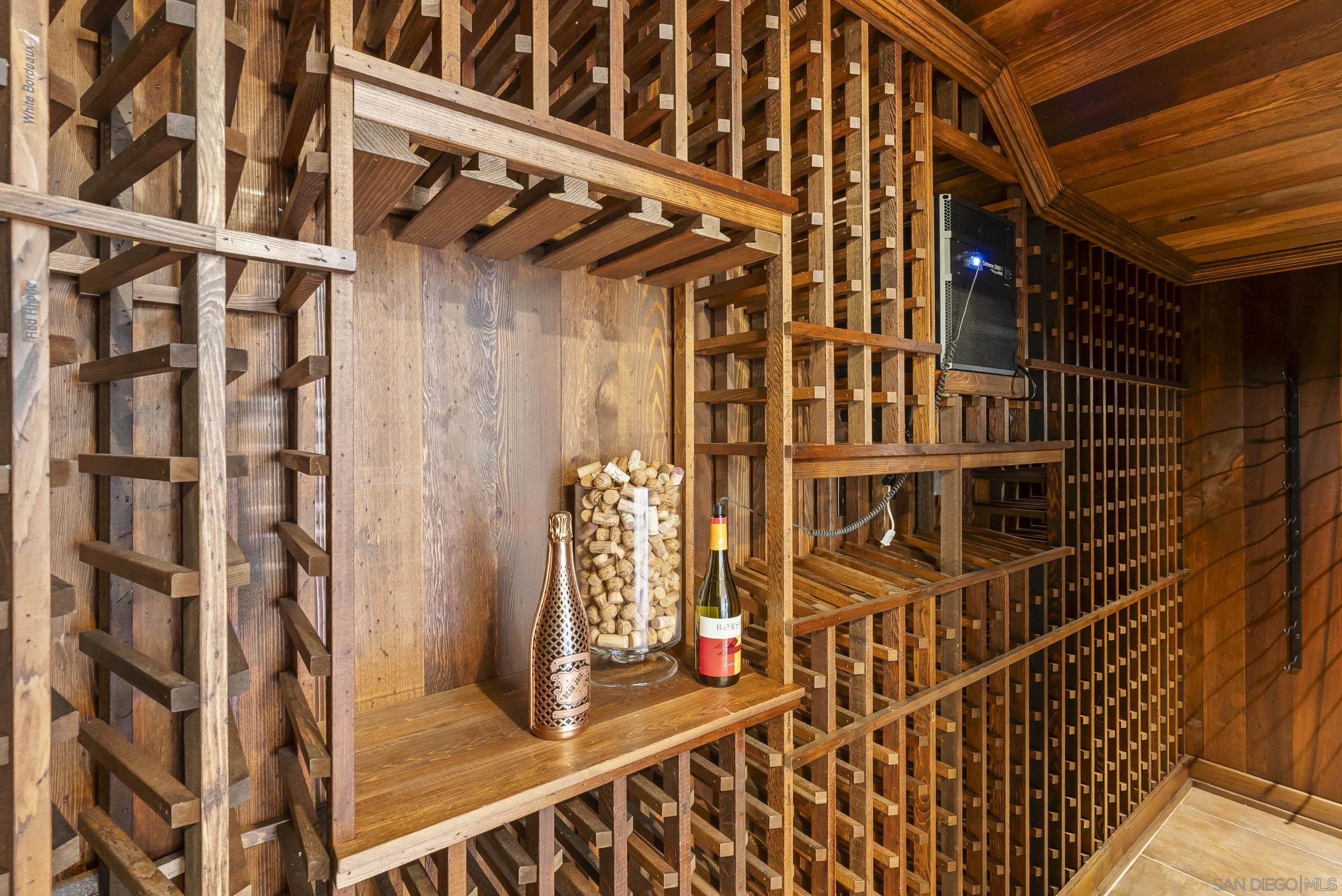 Detail Gallery Image 11 of 27 For 7424  La Mantanza, San Diego,  CA 92127 - 5 Beds | 3/2 Baths