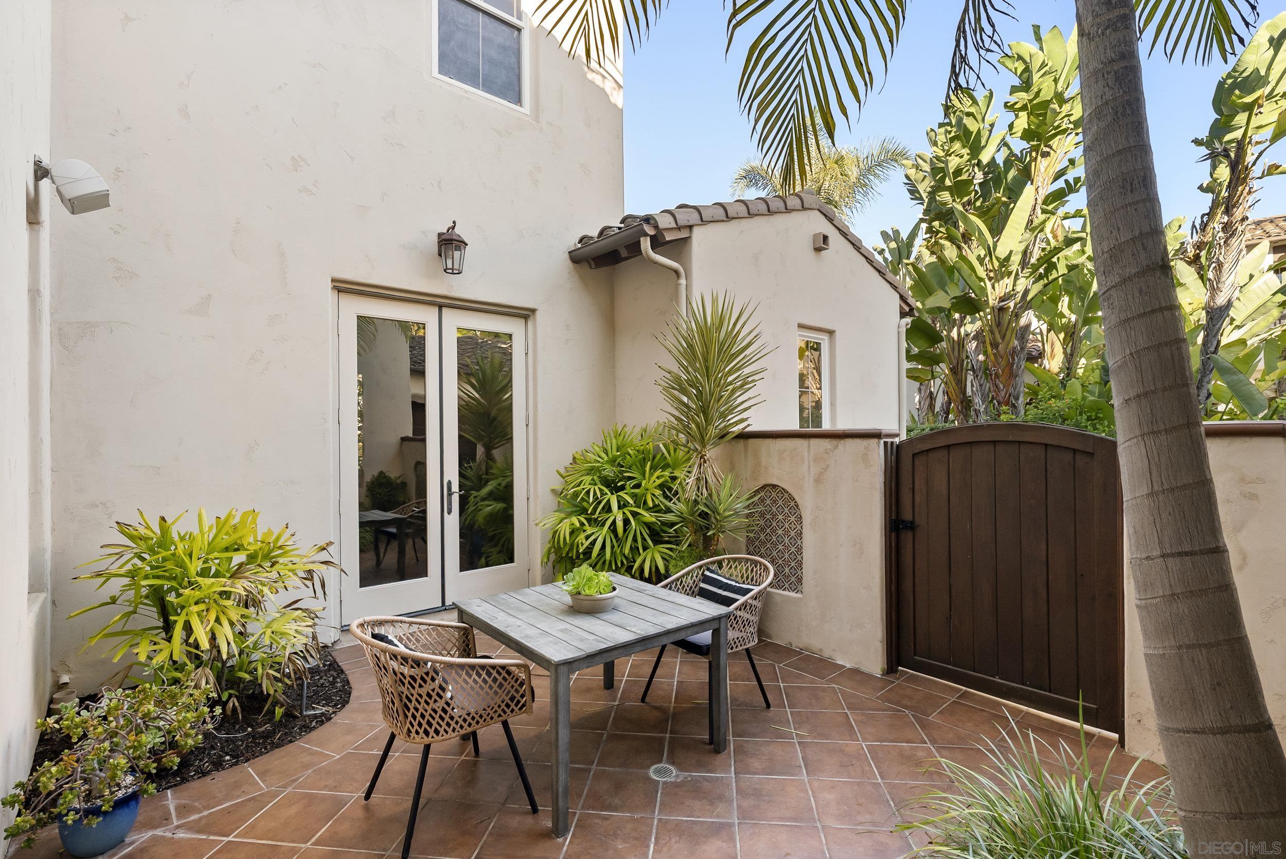Detail Gallery Image 15 of 27 For 7424  La Mantanza, San Diego,  CA 92127 - 5 Beds | 3/2 Baths