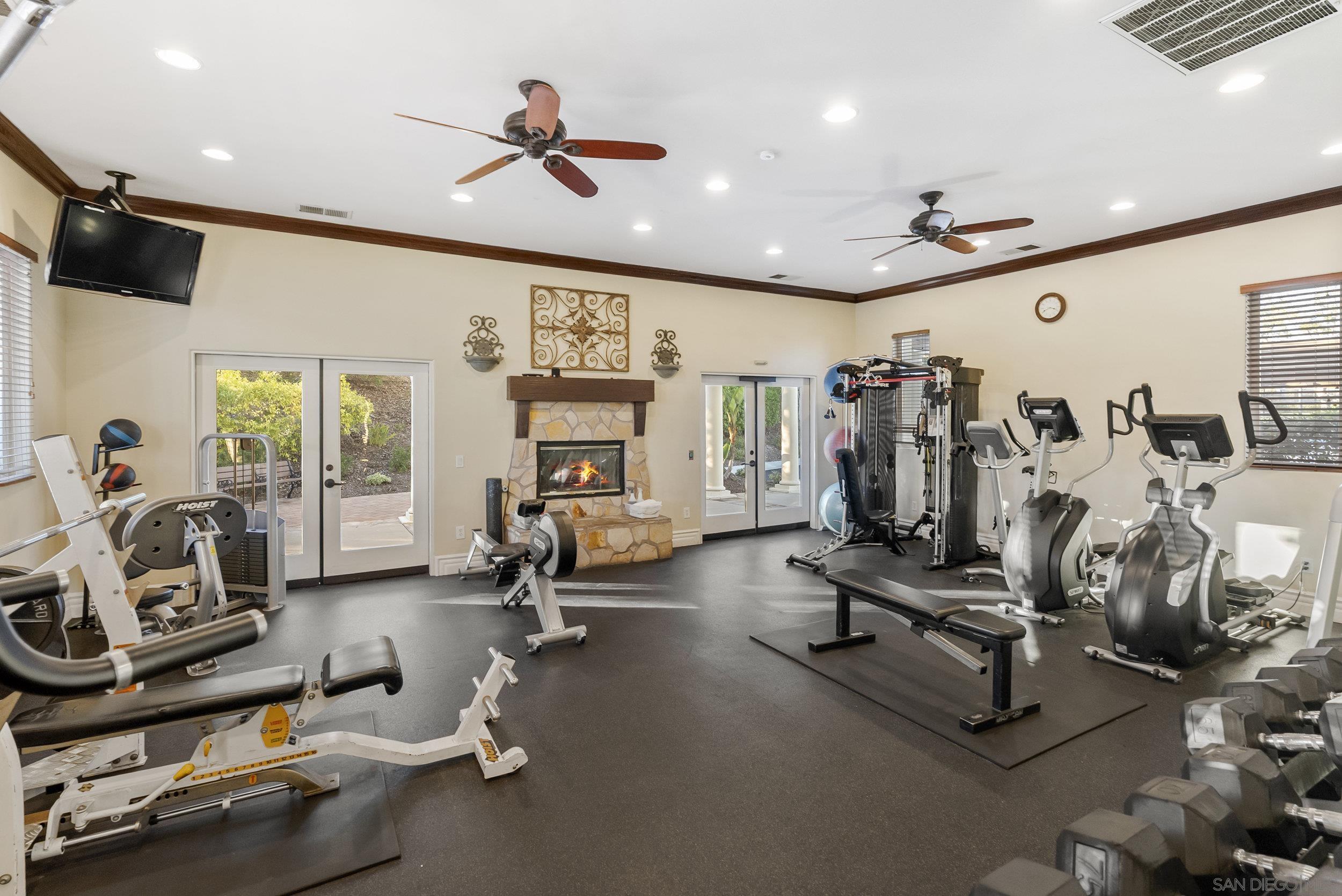 Detail Gallery Image 24 of 27 For 7424  La Mantanza, San Diego,  CA 92127 - 5 Beds | 3/2 Baths