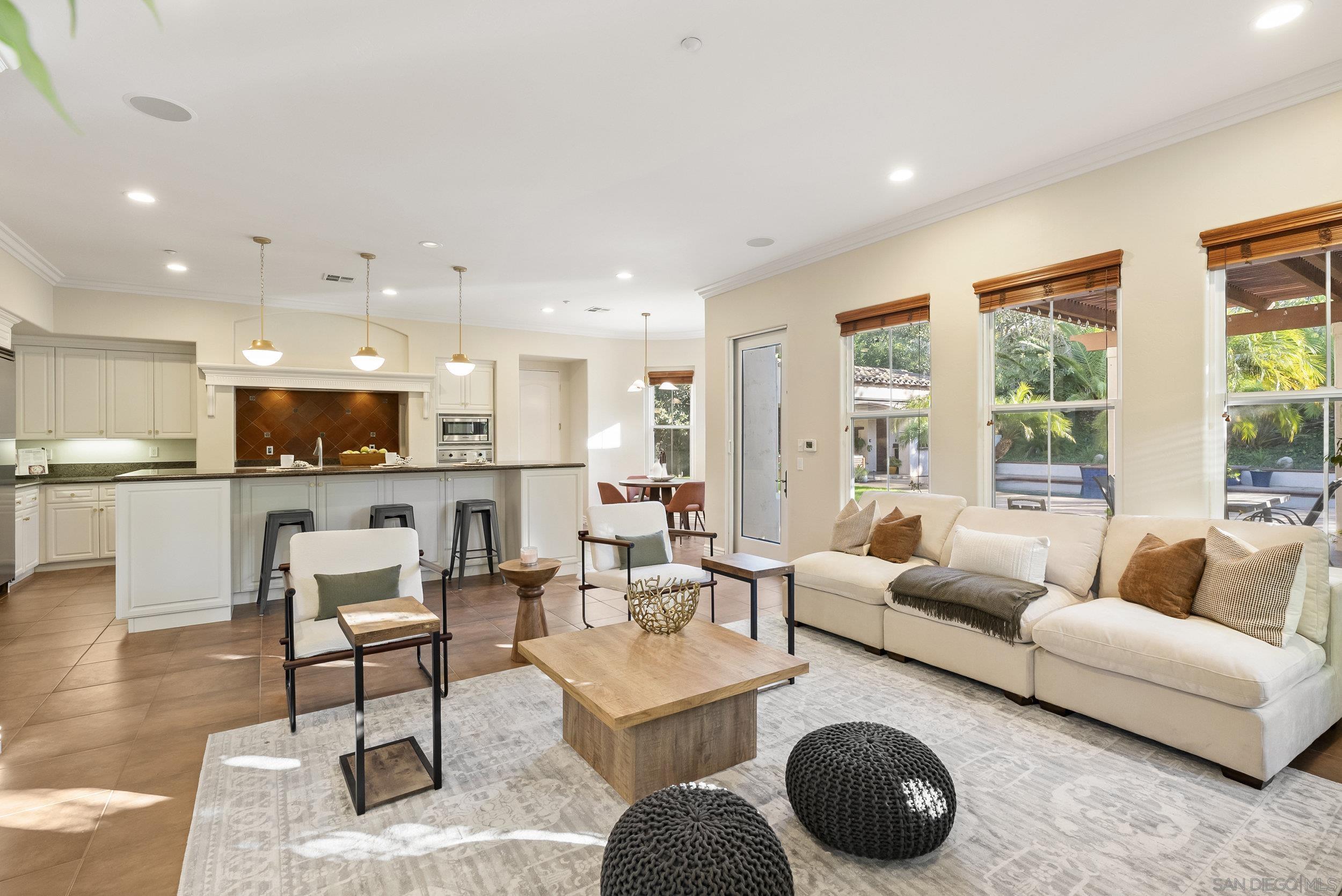 Detail Gallery Image 7 of 27 For 7424  La Mantanza, San Diego,  CA 92127 - 5 Beds | 3/2 Baths