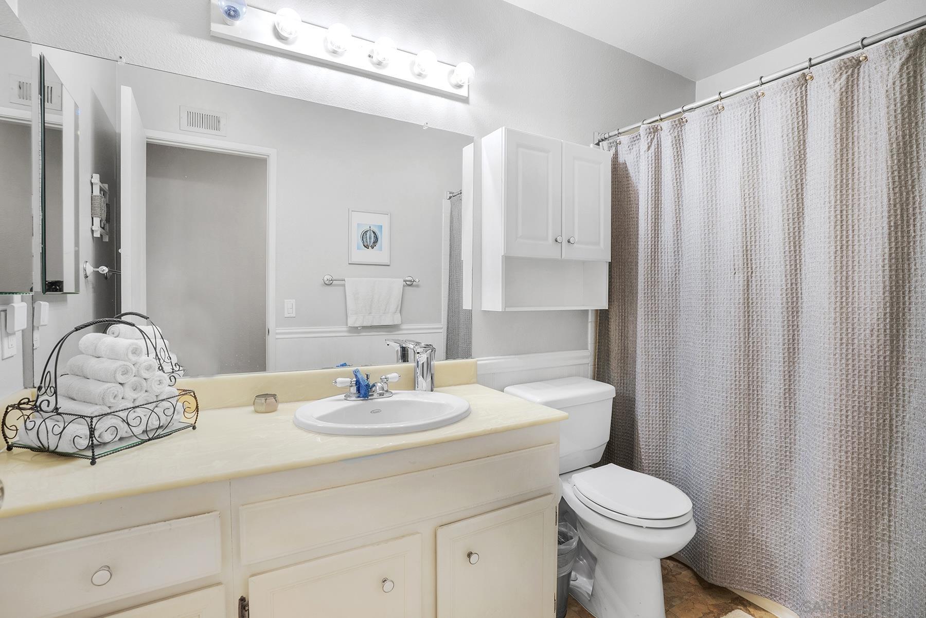 Detail Gallery Image 28 of 34 For 13647  Paseo Cardiel, San Diego,  CA 92129 - 4 Beds | 2 Baths