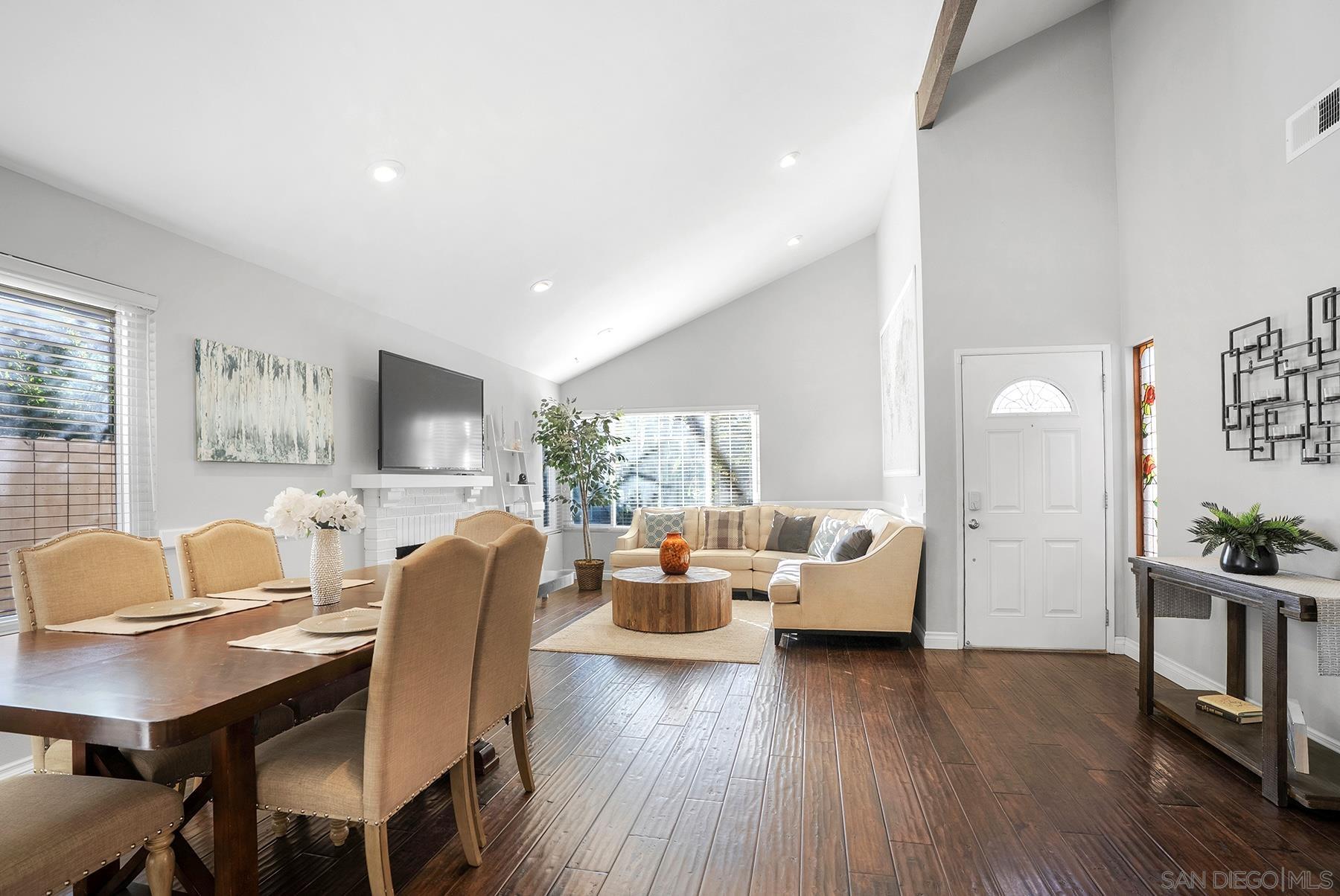 Detail Gallery Image 4 of 34 For 13647  Paseo Cardiel, San Diego,  CA 92129 - 4 Beds | 2 Baths