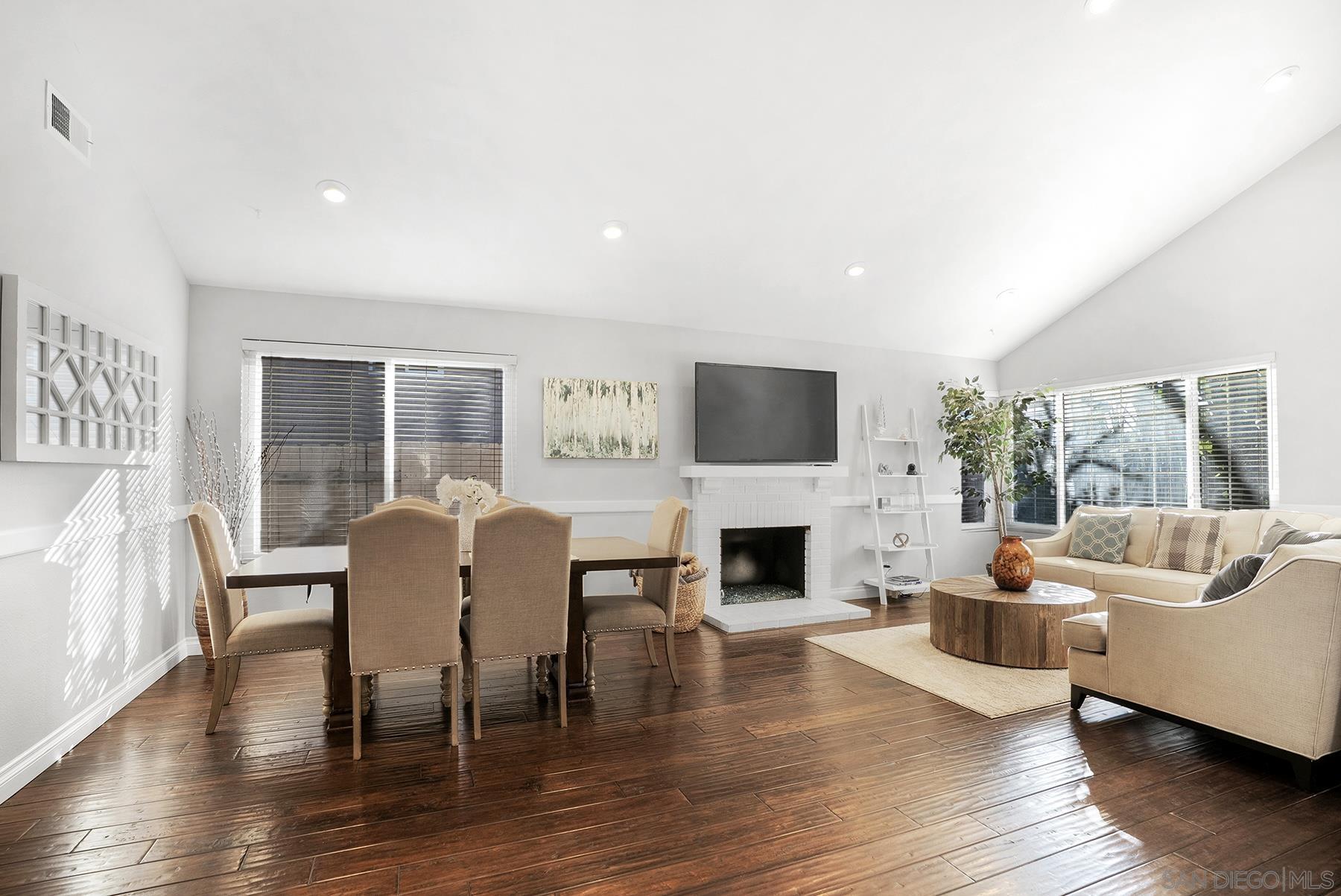 Detail Gallery Image 5 of 34 For 13647  Paseo Cardiel, San Diego,  CA 92129 - 4 Beds | 2 Baths