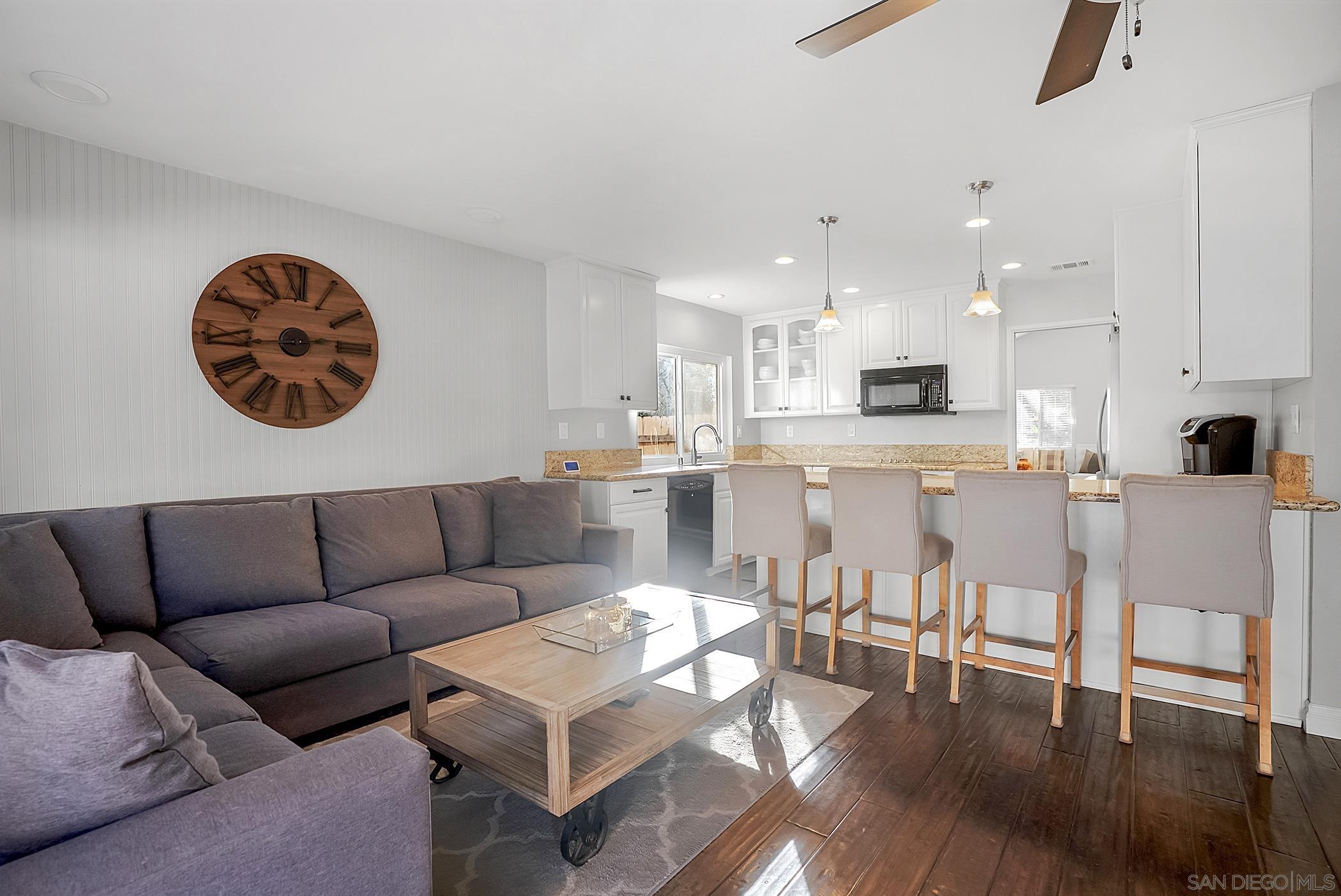 Detail Gallery Image 7 of 34 For 13647  Paseo Cardiel, San Diego,  CA 92129 - 4 Beds | 2 Baths