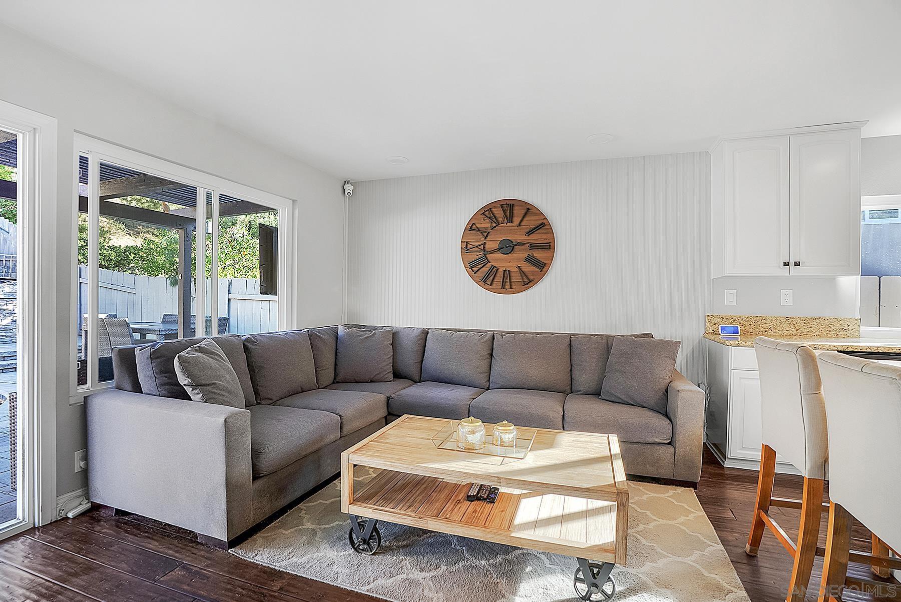 Detail Gallery Image 8 of 34 For 13647  Paseo Cardiel, San Diego,  CA 92129 - 4 Beds | 2 Baths