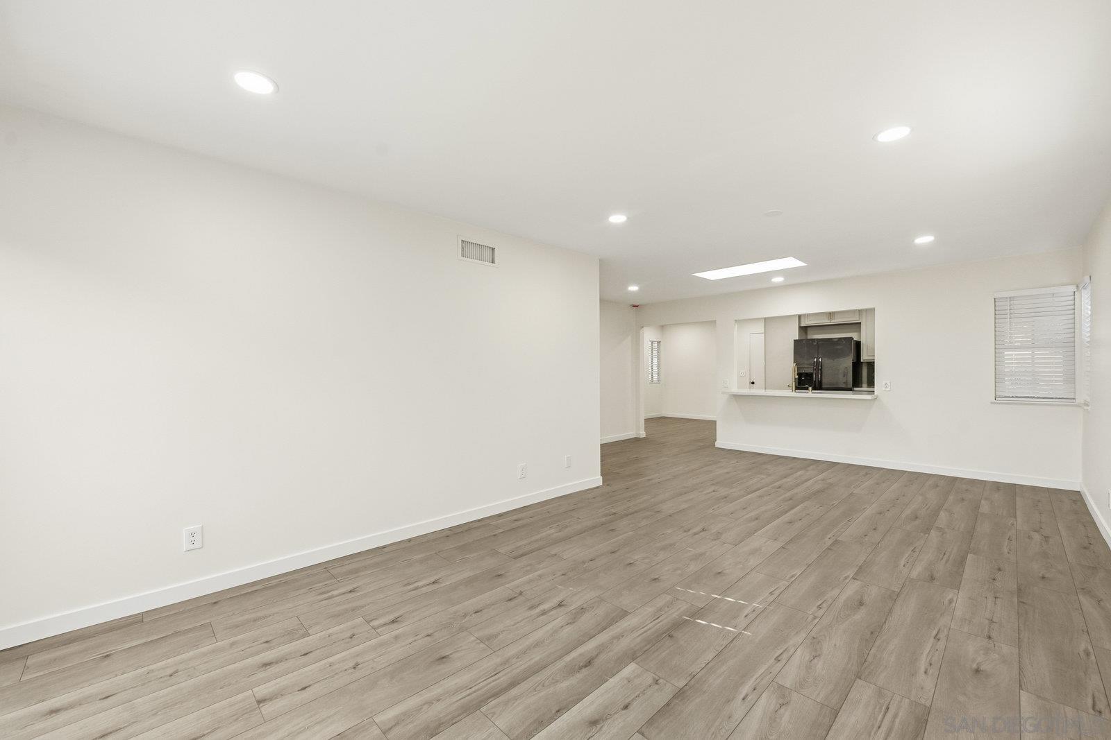 Detail Gallery Image 12 of 27 For 362  via Los Arcos, San Marcos,  CA 92069 - 4 Beds | 2 Baths