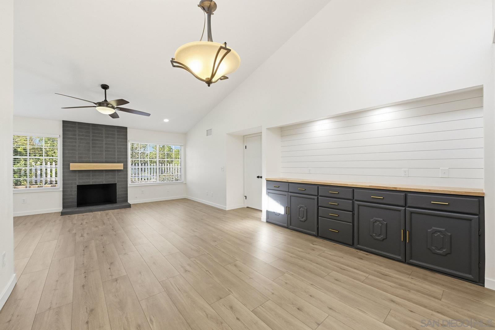 Detail Gallery Image 13 of 27 For 362  via Los Arcos, San Marcos,  CA 92069 - 4 Beds | 2 Baths