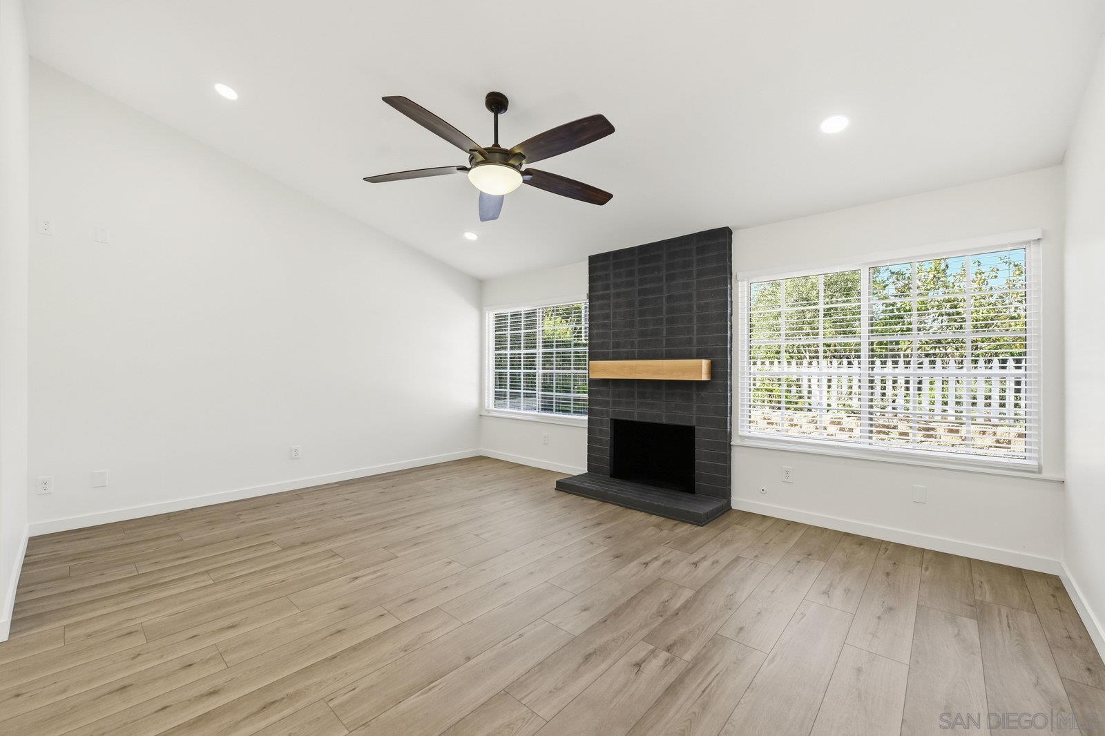 Detail Gallery Image 14 of 27 For 362  via Los Arcos, San Marcos,  CA 92069 - 4 Beds | 2 Baths