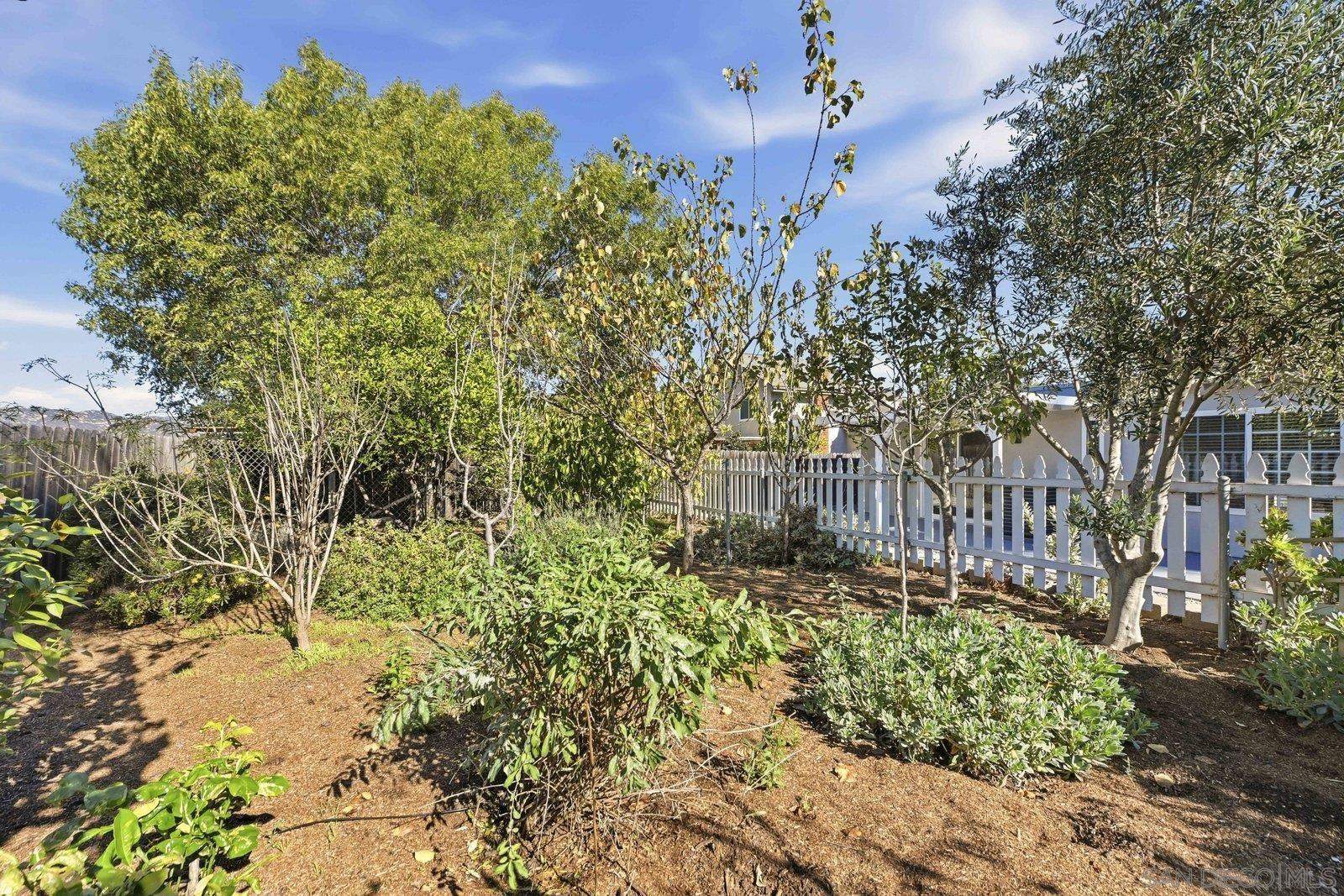 Detail Gallery Image 26 of 27 For 362  via Los Arcos, San Marcos,  CA 92069 - 4 Beds | 2 Baths