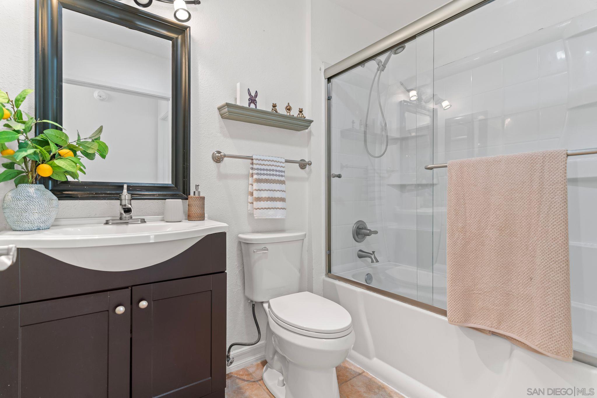 Detail Gallery Image 12 of 32 For 12722  Lakeshore Drive  #B,  Lakeside,  CA 92040 - 2 Beds | 1 Baths