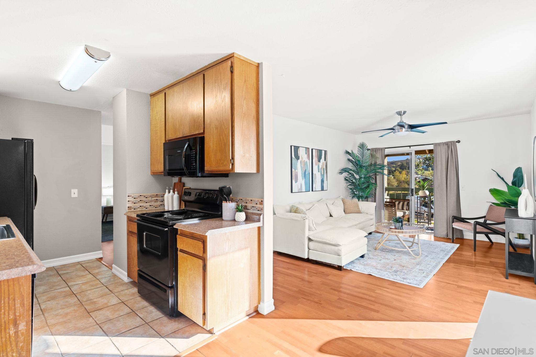 Detail Gallery Image 5 of 32 For 12722  Lakeshore Drive  #B,  Lakeside,  CA 92040 - 2 Beds | 1 Baths