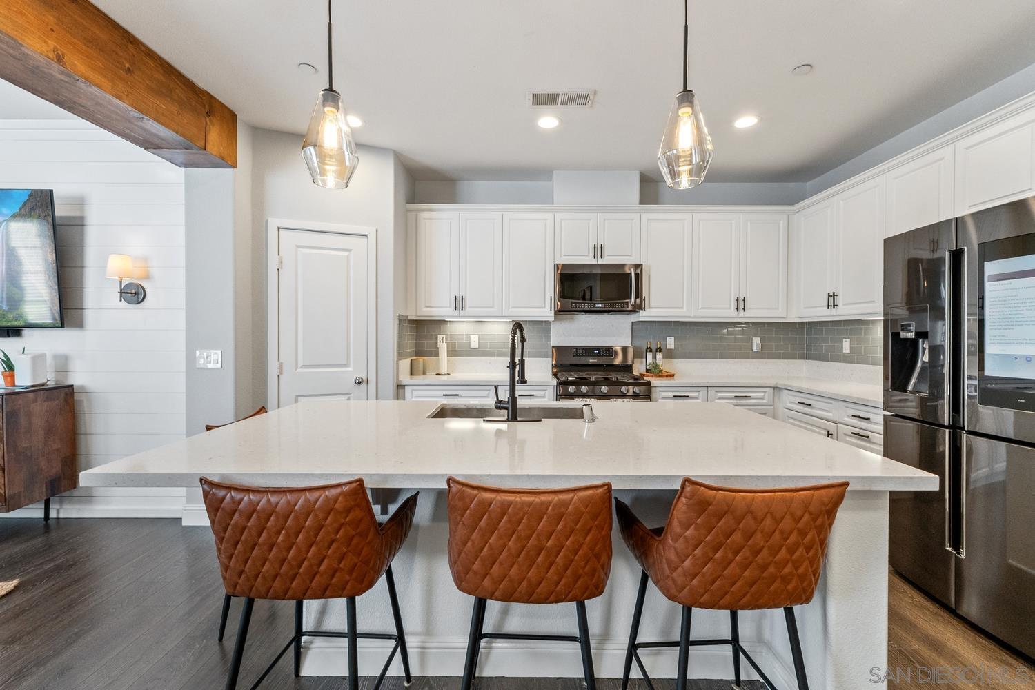 Detail Gallery Image 9 of 63 For 1812  Alcala Ct, Chula Vista,  CA 91915 - 4 Beds | 3 Baths