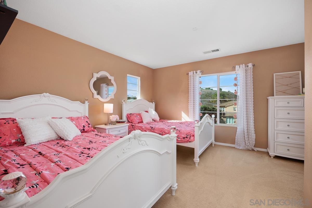 Detail Gallery Image 19 of 28 For 475  Taylor Drive, Oceanside,  CA 92056 - 5 Beds | 3 Baths