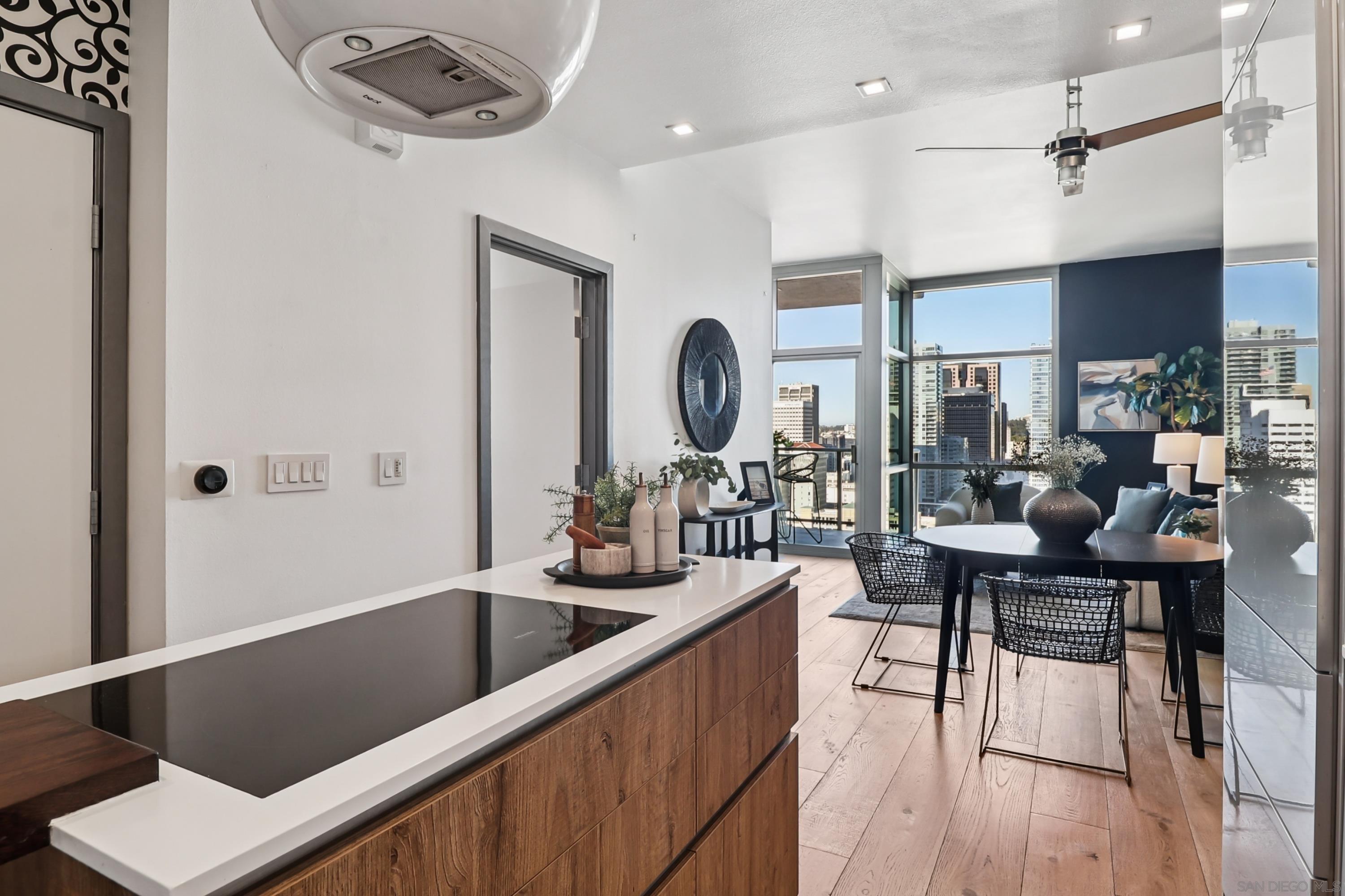 Front Image Thumbnail for SD250044757