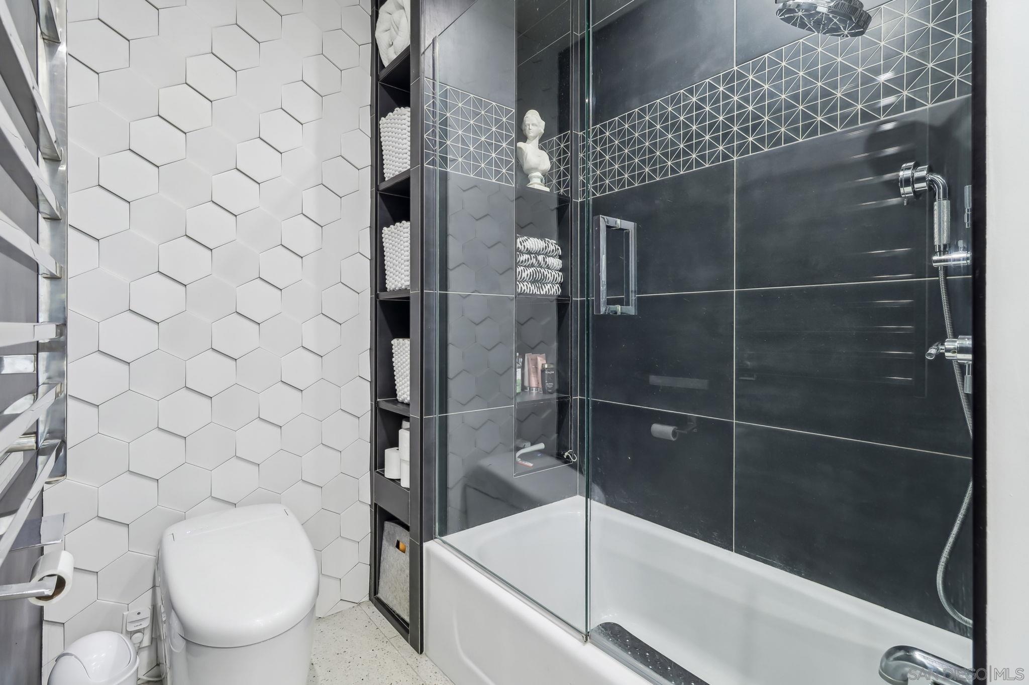 Detail Gallery Image 25 of 45 For 800  the Mark Ln  #2703,  San Diego,  CA 92101 - 1 Beds | 1 Baths