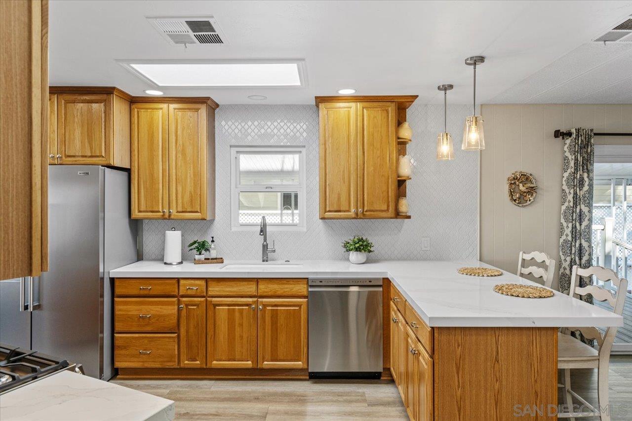 Detail Gallery Image 6 of 45 For 7305  San Luis  #240,  Carlsbad,  CA 92011 - 2 Beds | 2 Baths