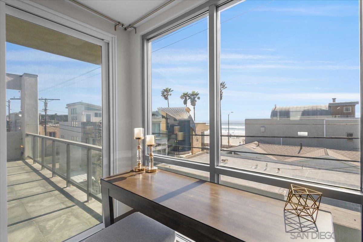 Detail Gallery Image 14 of 38 For 710  Verona Court, San Diego,  CA 92109 - 3 Beds | 3 Baths