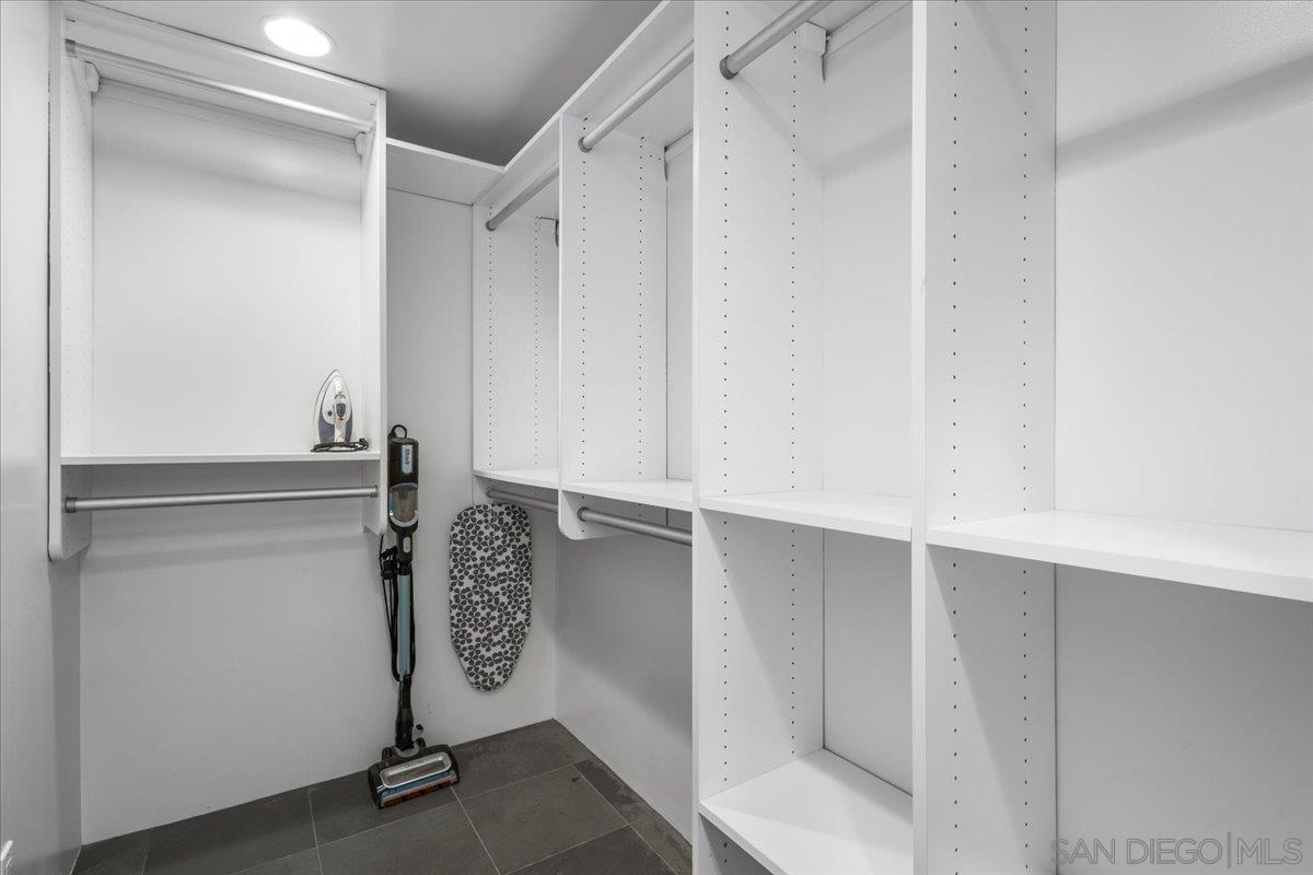 Detail Gallery Image 15 of 38 For 710  Verona Court, San Diego,  CA 92109 - 3 Beds | 3 Baths